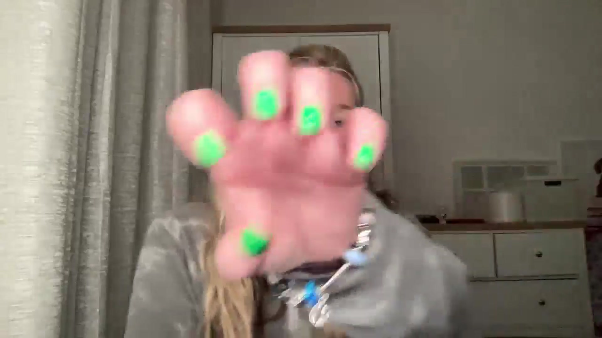 Gallery image thumbnail from LarasDen's myfreecams stream on, 11/18/2024, 19:47 image 16 of 20