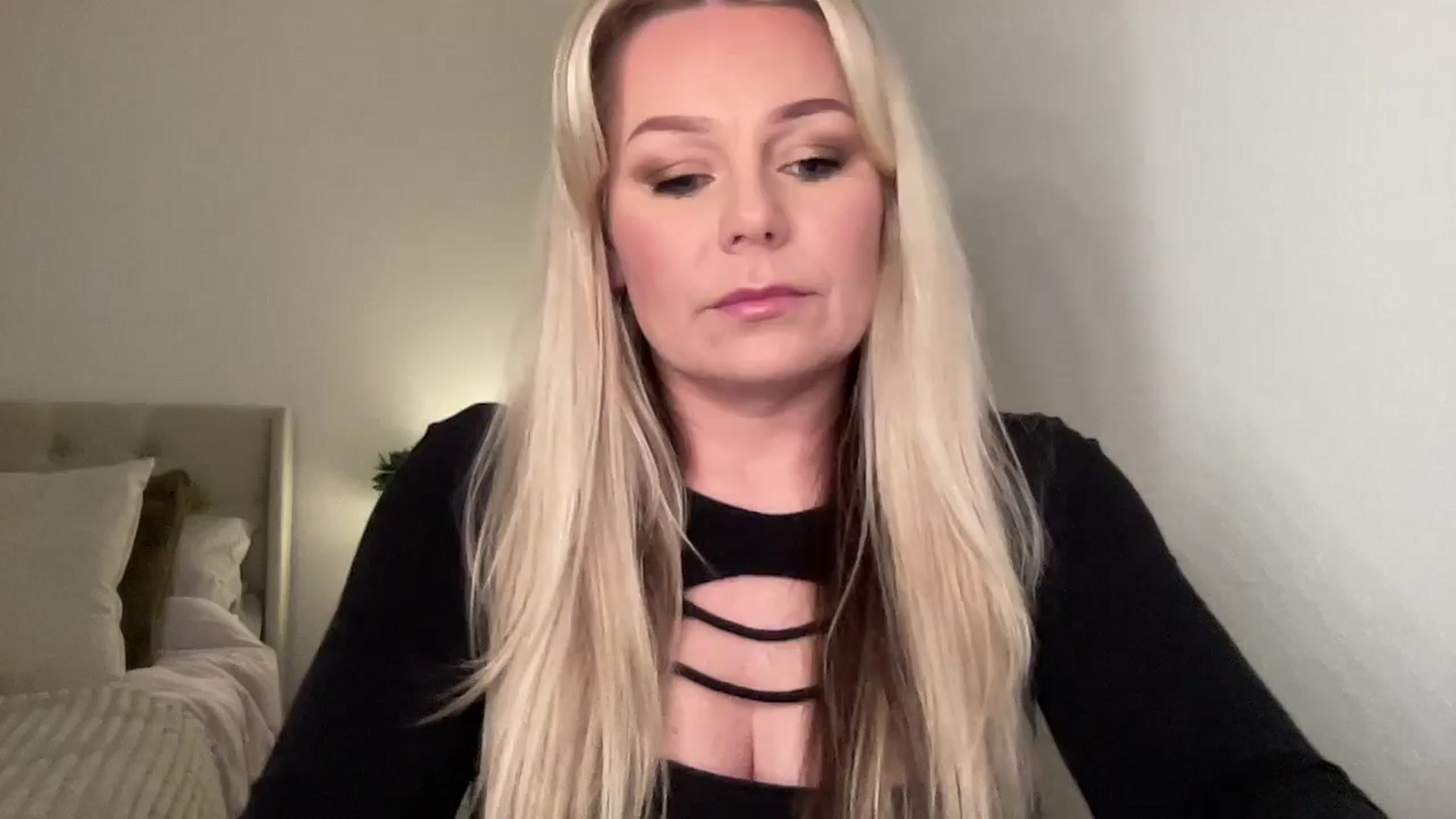 Gallery image thumbnail from LarasDen's myfreecams stream on, 11/29/2024, 21:31 image 1 of 20