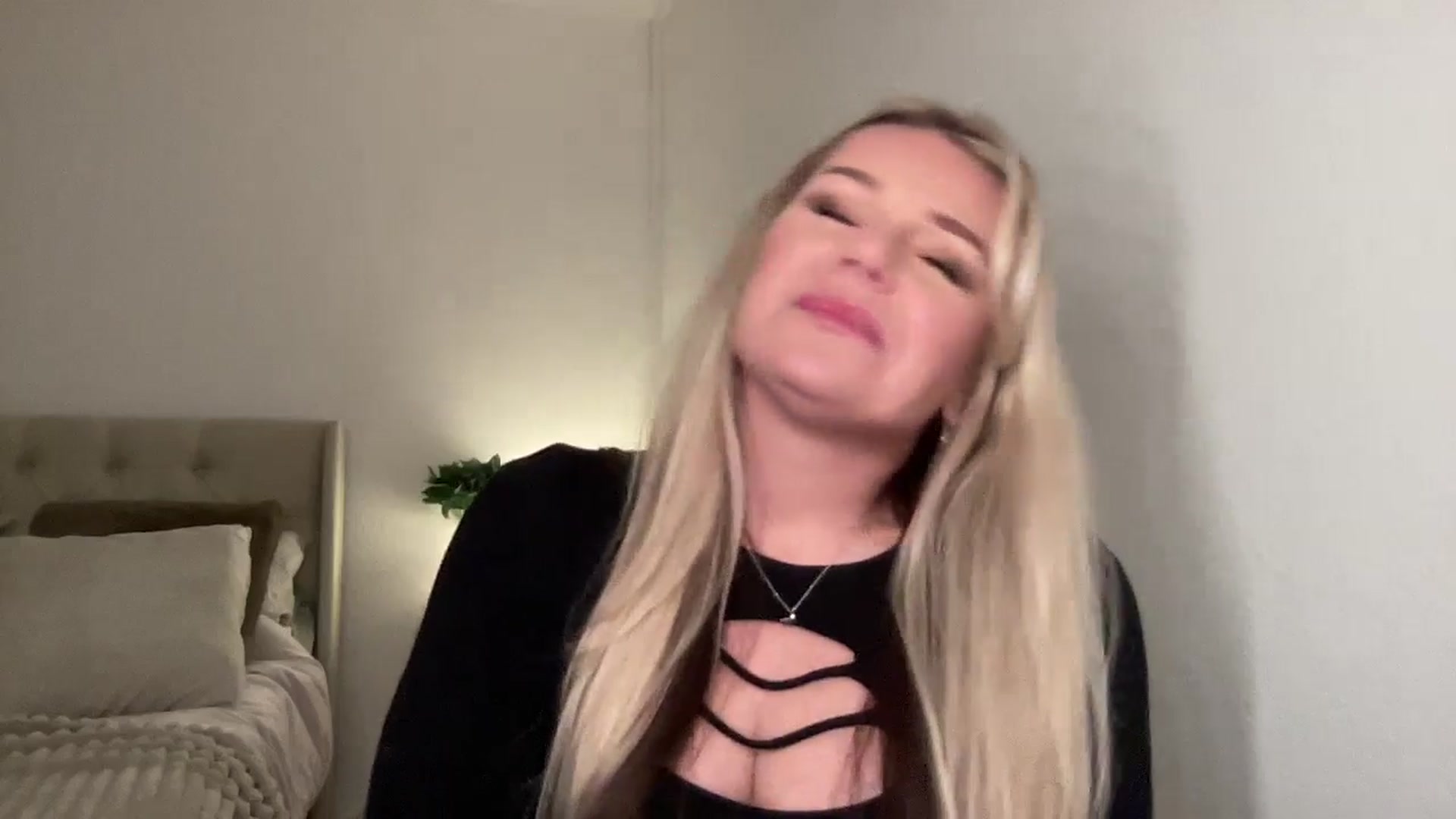 Gallery image thumbnail from LarasDen's myfreecams stream on, 11/29/2024, 23:09 image 15 of 20