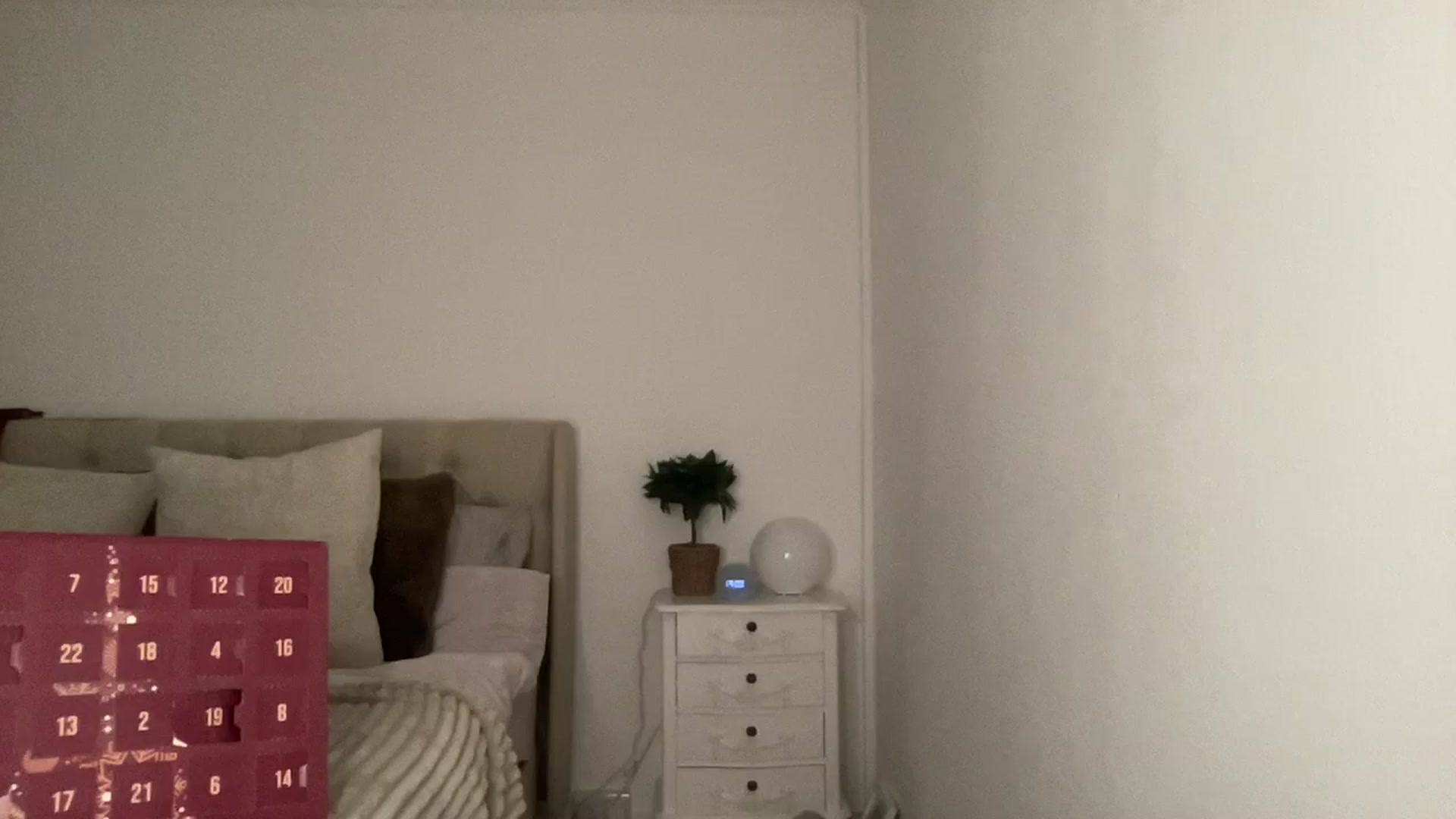Gallery image thumbnail from LarasDen's myfreecams stream on, 12/01/2024, 21:20 image 9 of 20