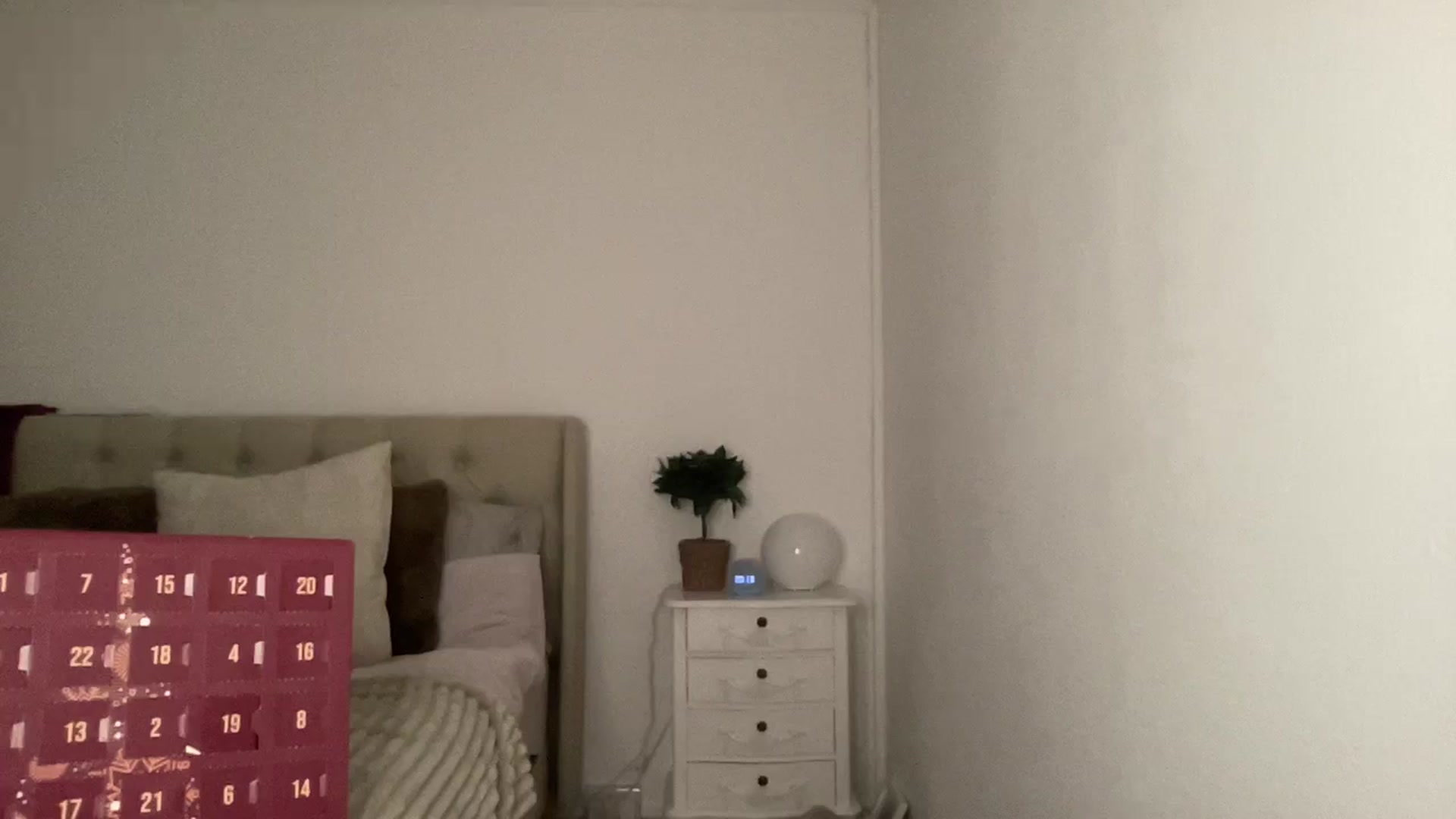 Gallery image thumbnail from LarasDen's myfreecams stream on, 12/01/2024, 21:20 image 15 of 20