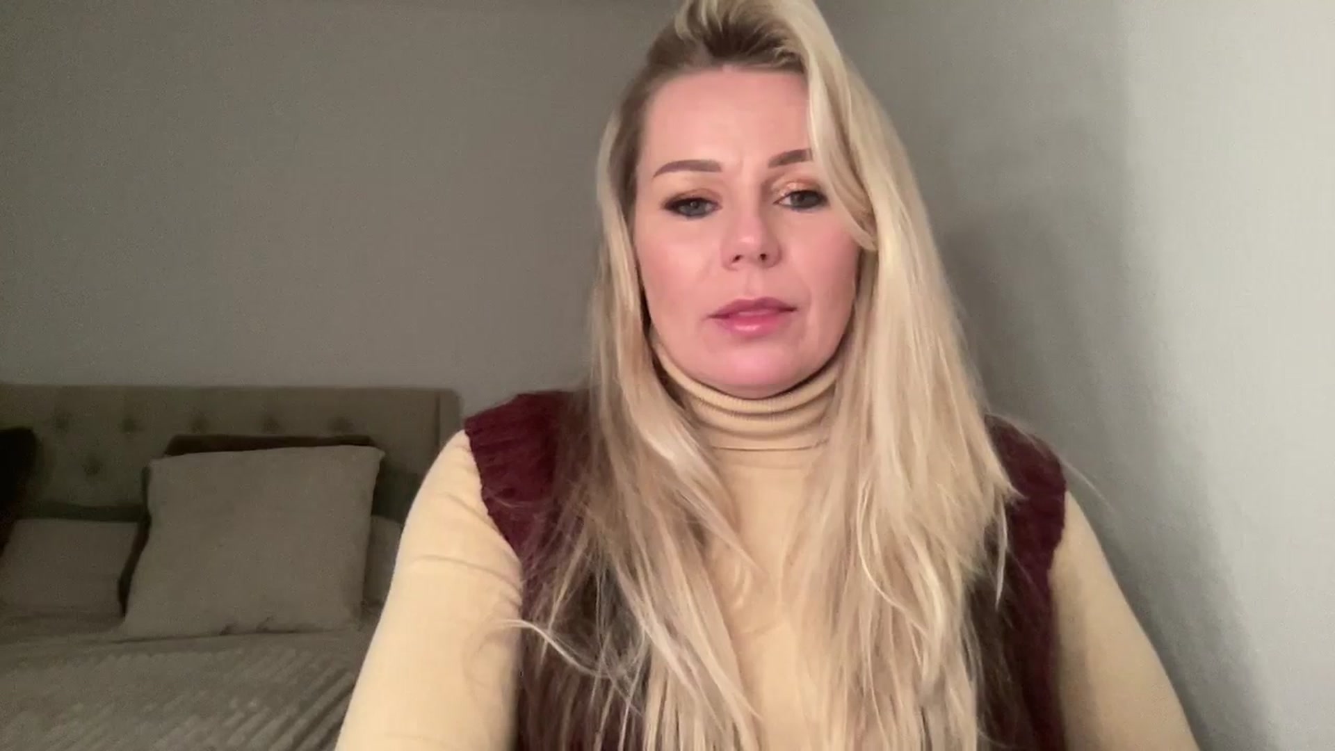 Gallery image thumbnail from LarasDen's myfreecams stream on, 12/25/2024, 23:18 image 5 of 20
