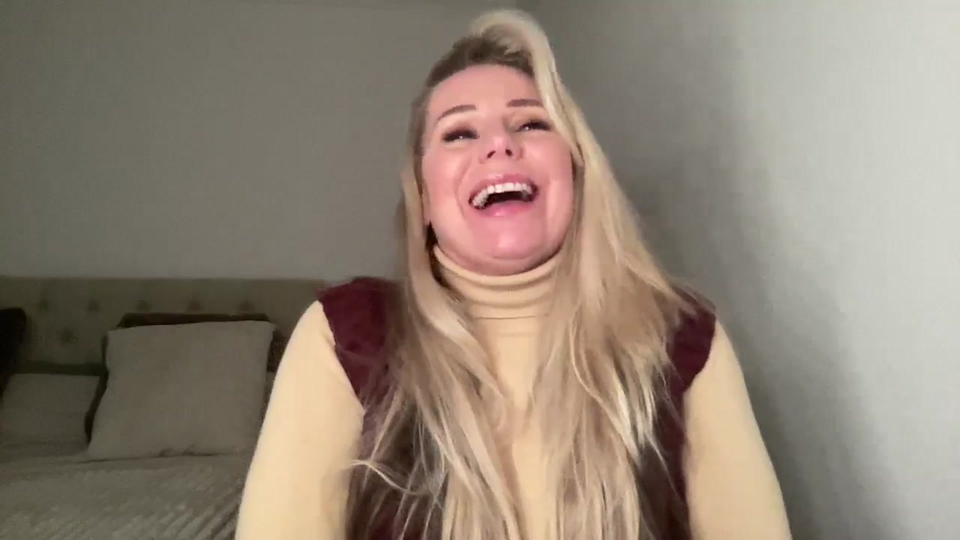 Gallery image thumbnail from LarasDen's myfreecams stream on, 12/25/2024, 23:18 image 4 of 20