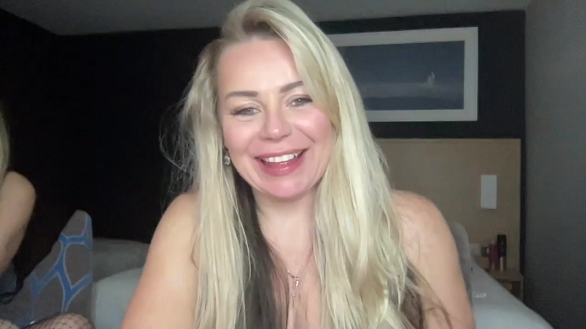 Gallery image thumbnail from LarasDen's myfreecams stream on, 03/15/2025, 02:18 image 19 of 20