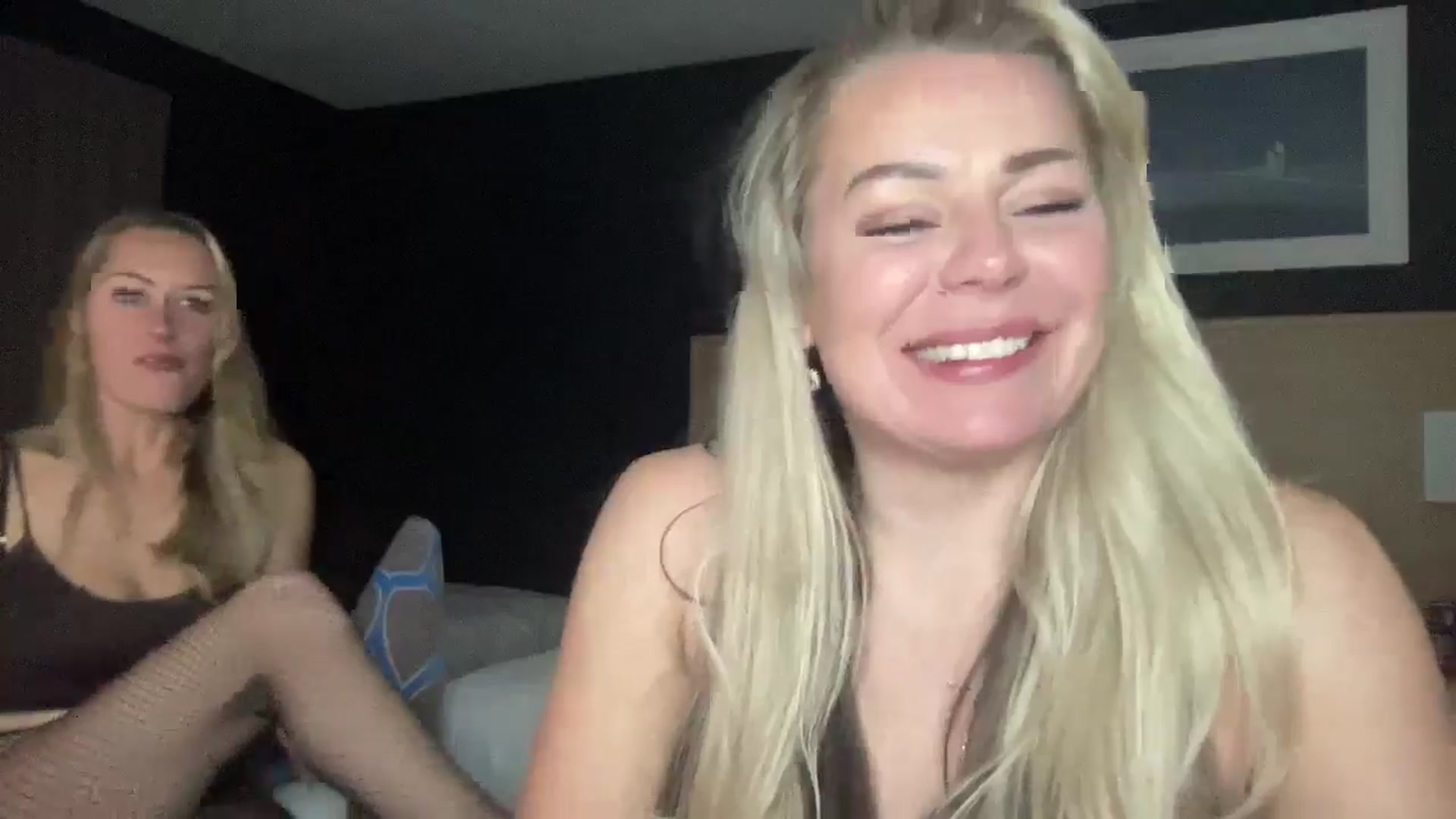 Gallery image thumbnail from LarasDen's myfreecams stream on, 03/15/2025, 02:18 image 8 of 20