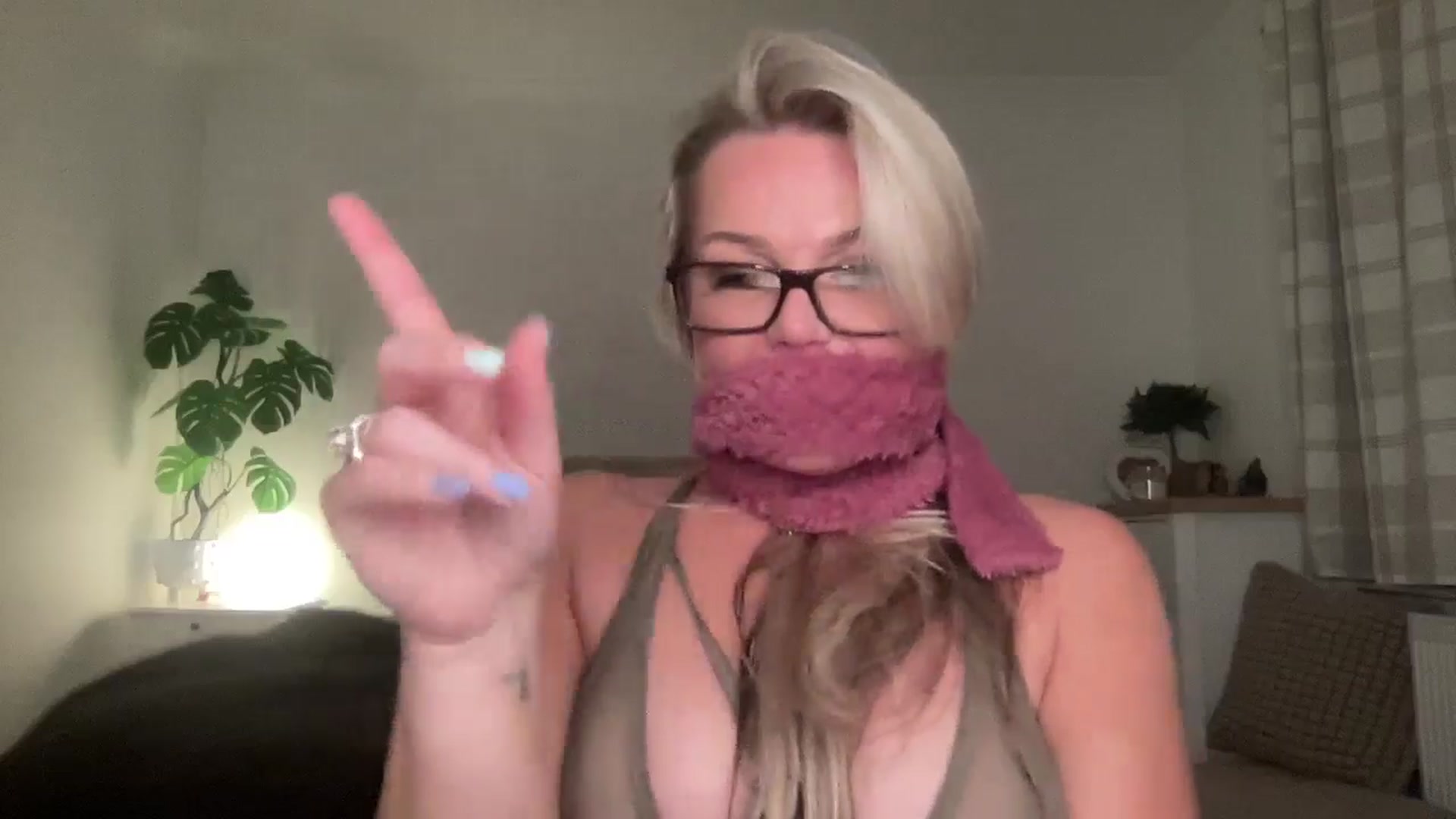 Gallery image thumbnail from LarasDen's myfreecams stream on, 04/05/2025, 02:10 image 11 of 20