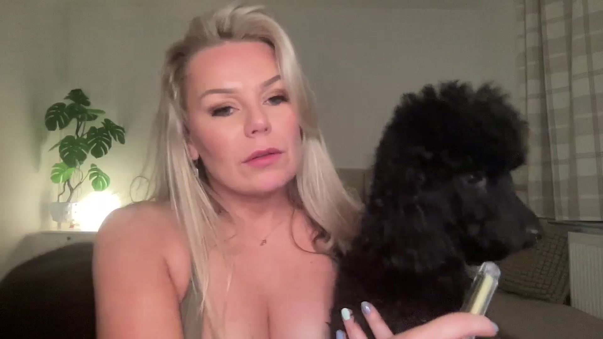 Gallery image thumbnail from LarasDen's myfreecams stream on, 04/05/2025, 02:10 image 6 of 20
