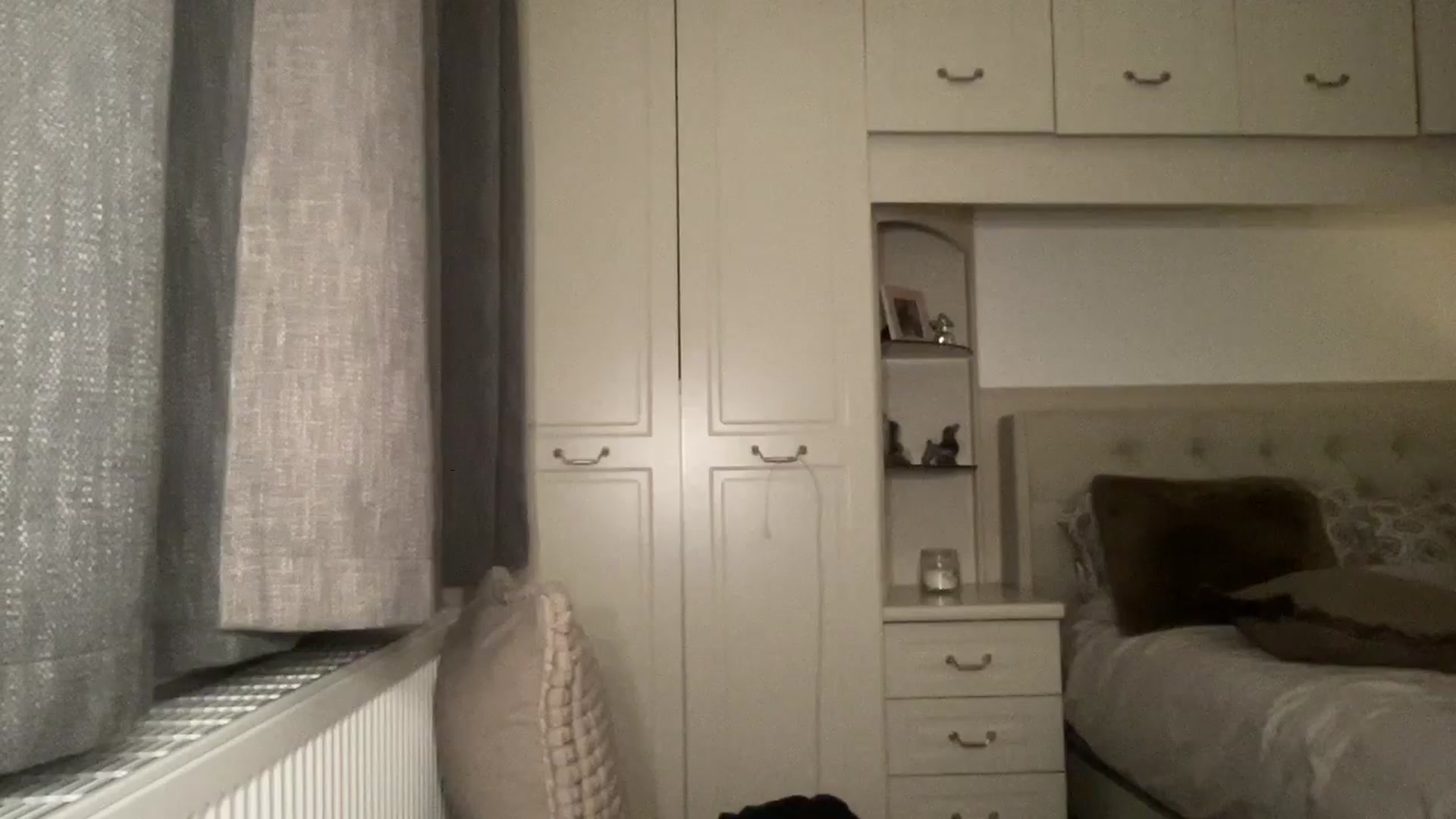 Gallery image thumbnail from LarasDen's myfreecams stream on, 05/09/2025, 23:49 image 13 of 20