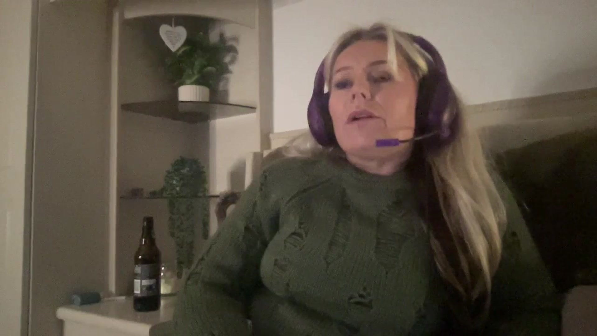 Gallery image thumbnail from LarasDen's myfreecams stream on, 10/30/2025, 22:35 image 13 of 20