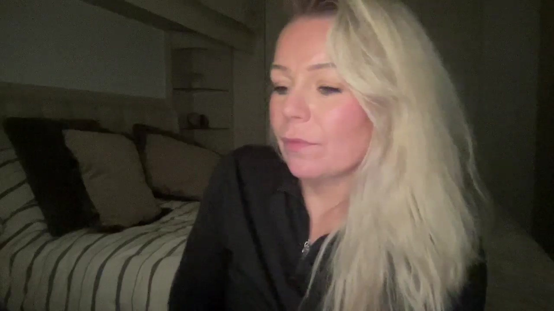 Gallery image thumbnail from LarasDen's myfreecams stream on, 12/01/2025, 20:13 image 16 of 20