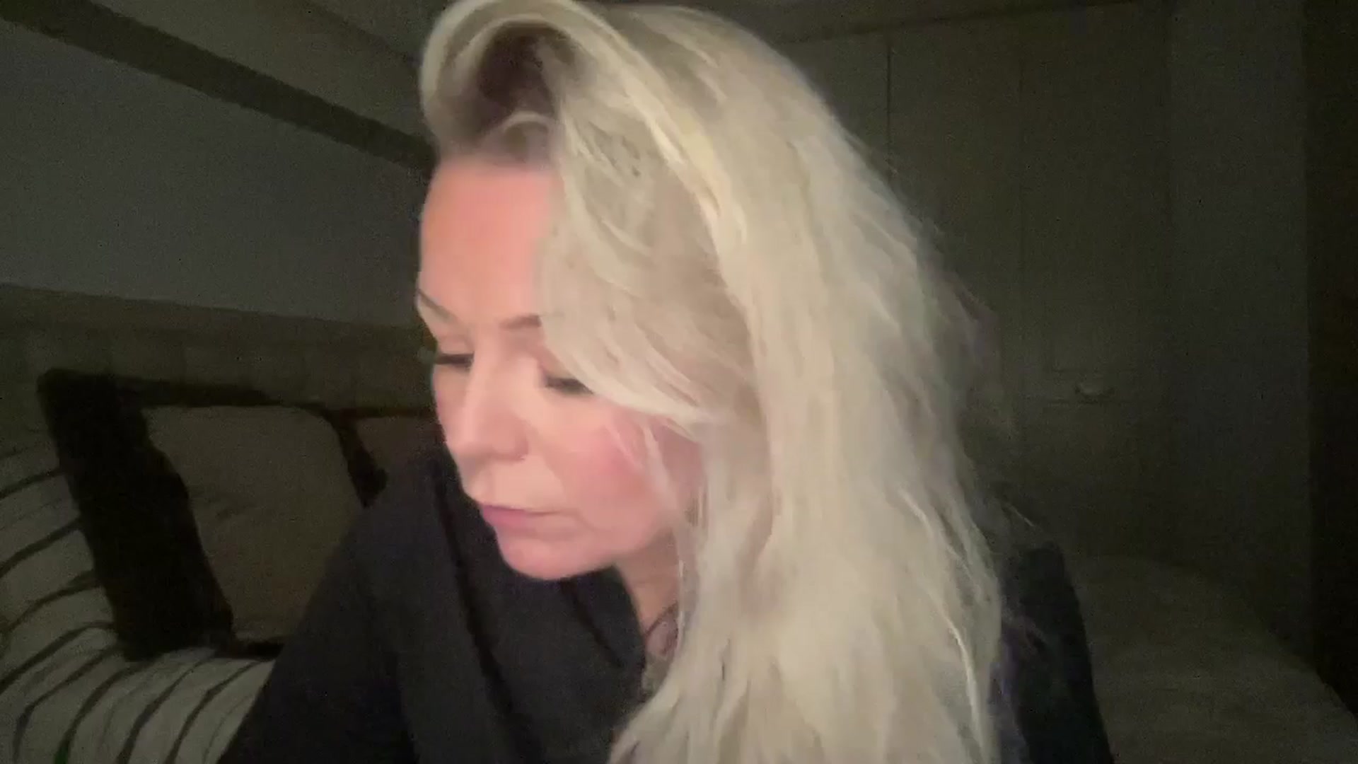 Gallery image thumbnail from LarasDen's myfreecams stream on, 12/01/2025, 20:13 image 3 of 20