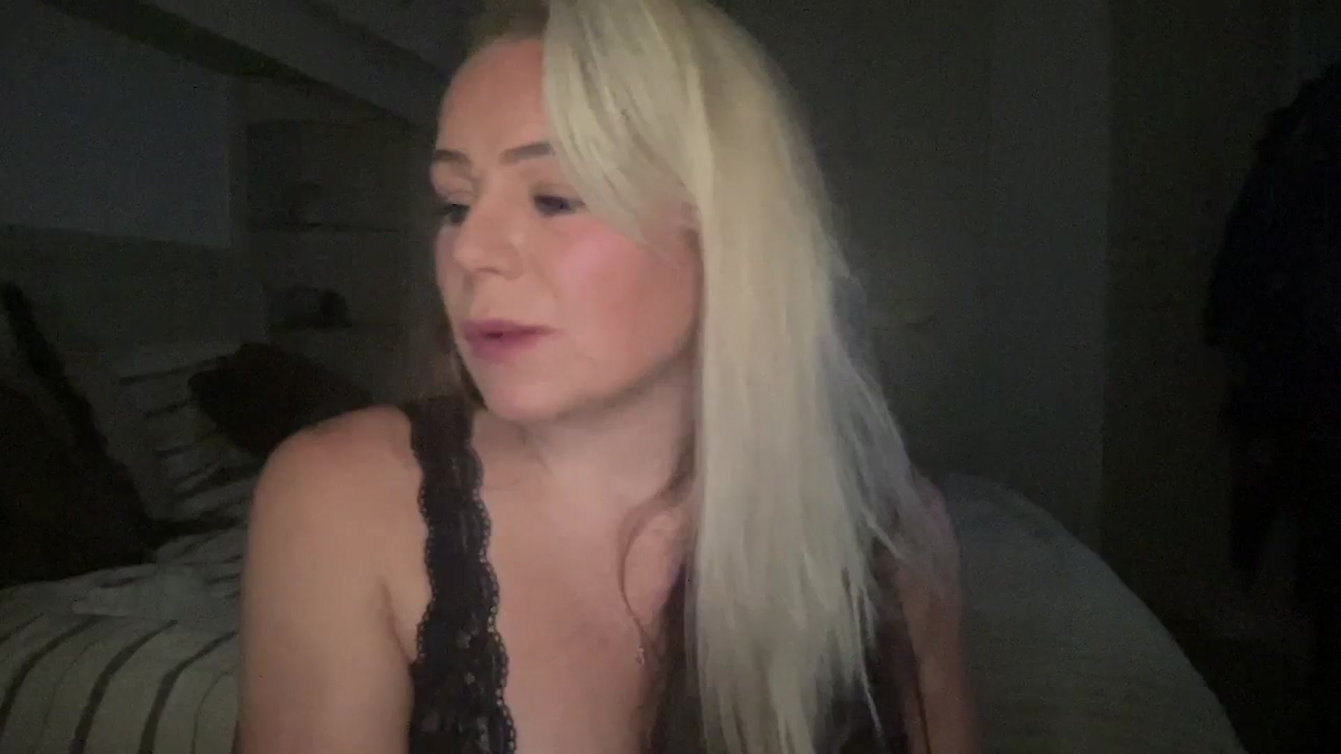 Gallery image thumbnail from LarasDen's myfreecams stream on, 12/02/2025, 20:34 image 13 of 20
