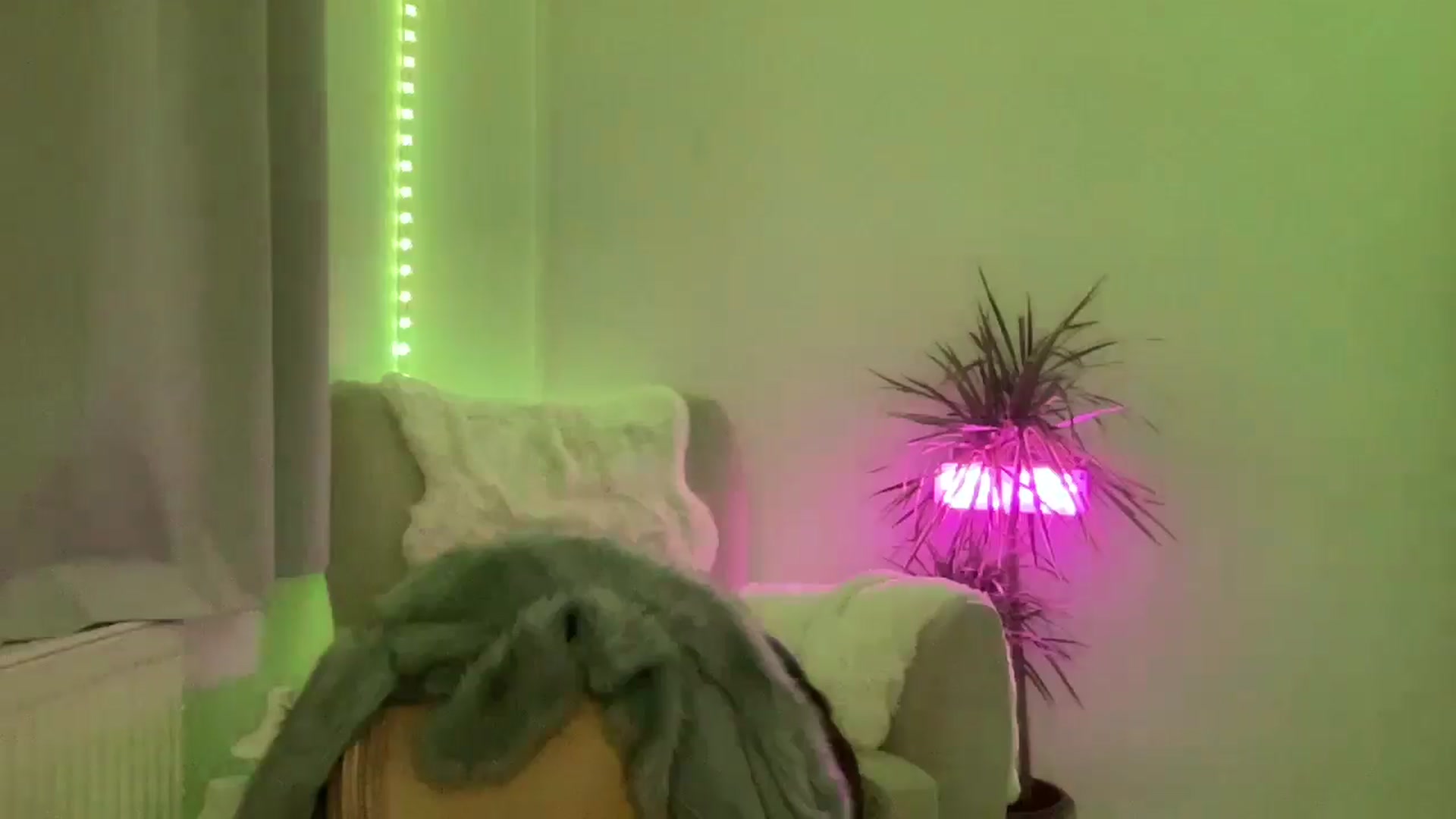 Gallery image thumbnail from LarasDen's myfreecams stream on, 02/05/2026, 21:17 image 17 of 20