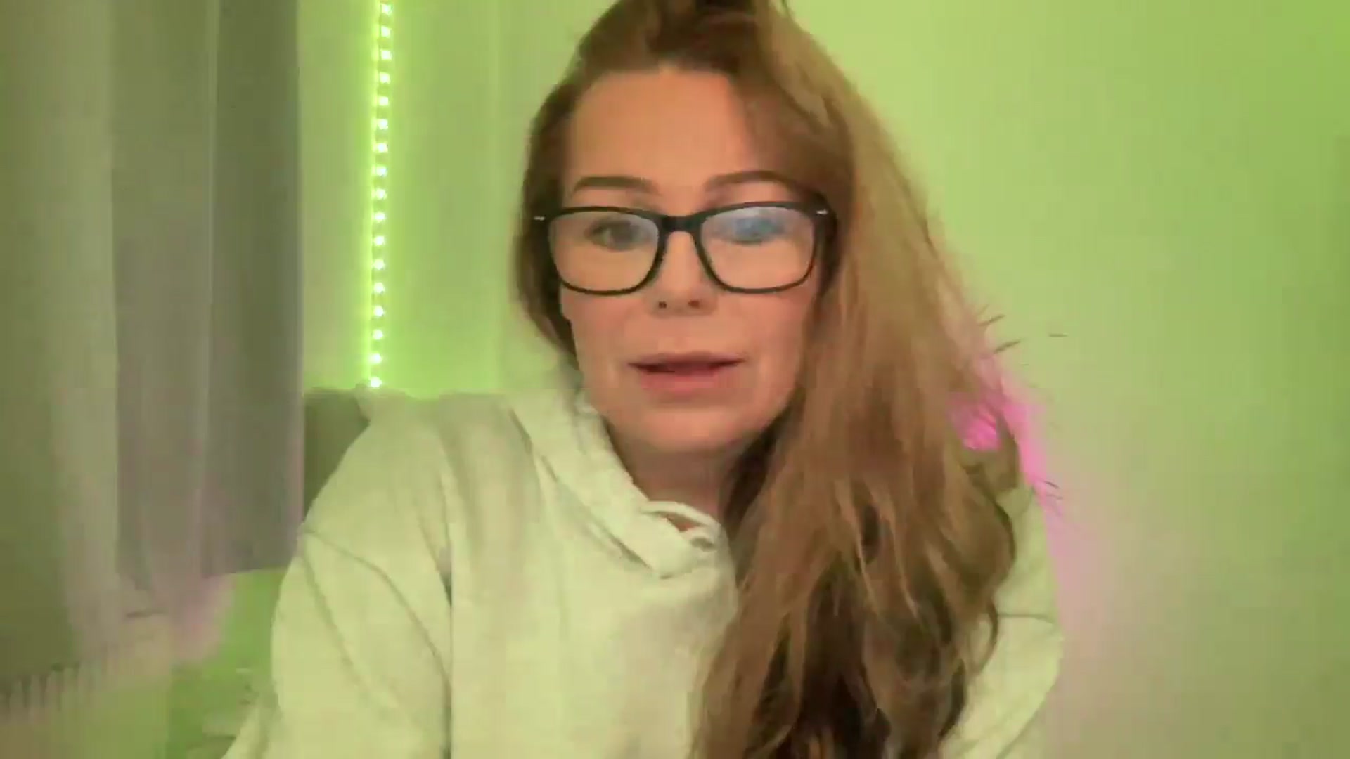 Gallery image thumbnail from LarasDen's myfreecams stream on, 02/10/2026, 19:21 image 12 of 20