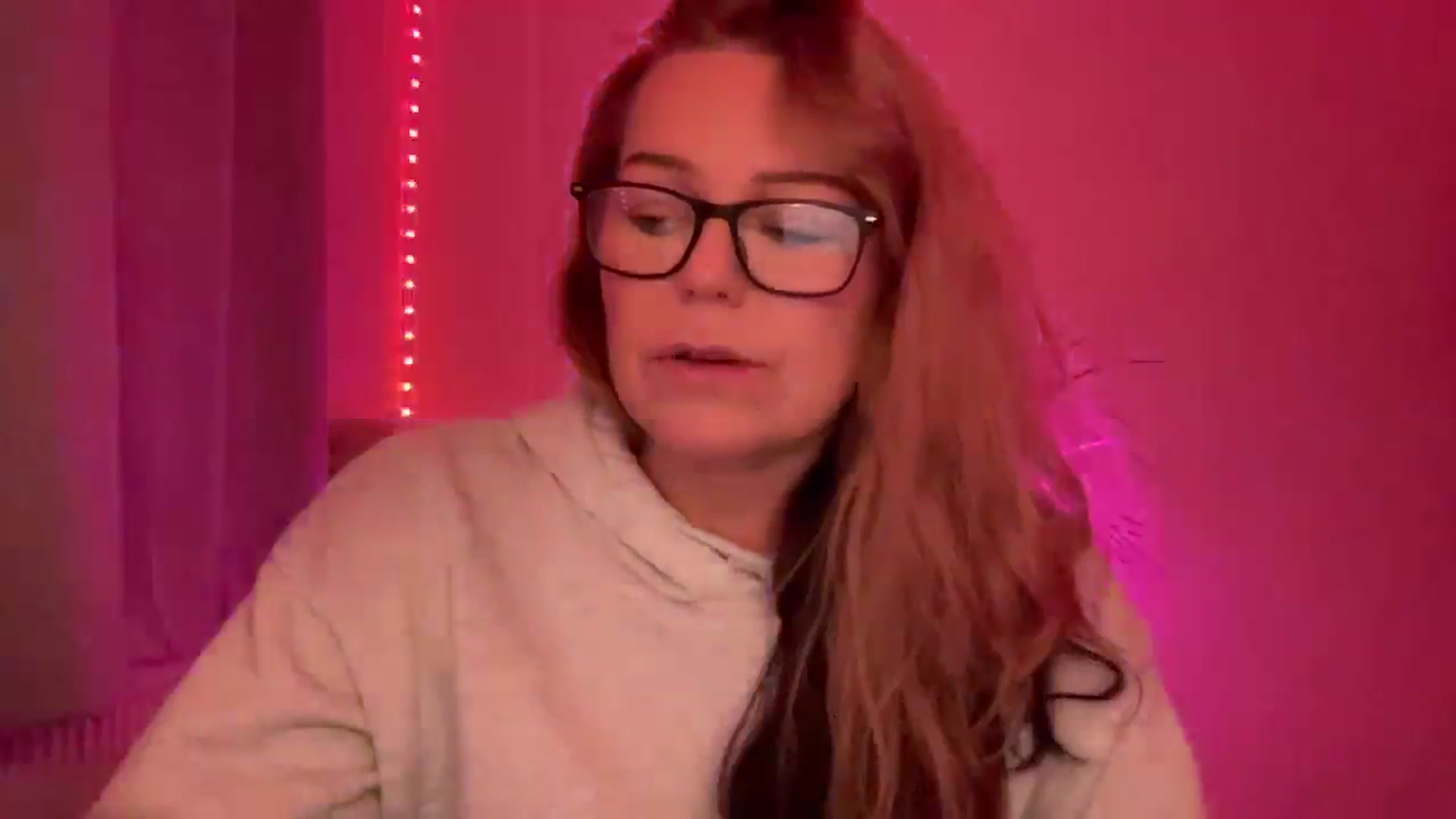 Gallery image thumbnail from LarasDen's myfreecams stream on, 02/10/2026, 19:21 image 18 of 20