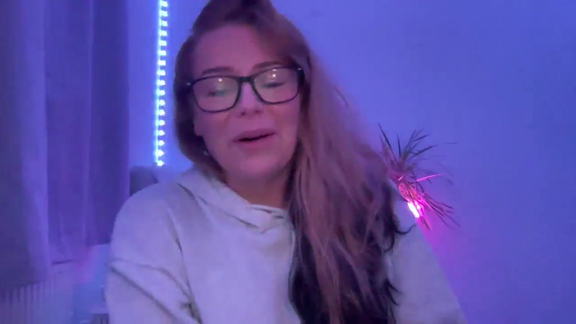Gallery image thumbnail from LarasDen's myfreecams stream on, 02/10/2026, 19:21 image 17 of 20