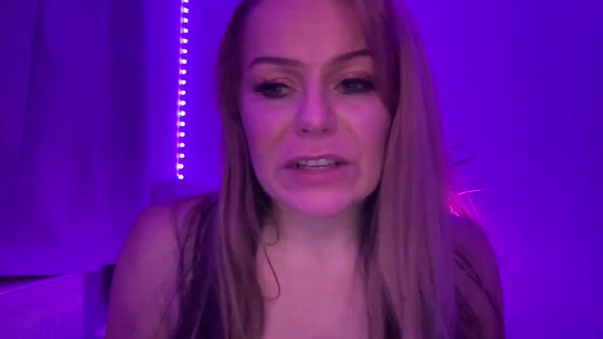 Gallery image thumbnail from LarasDen's myfreecams stream on, 02/14/2026, 24:01 image 10 of 20