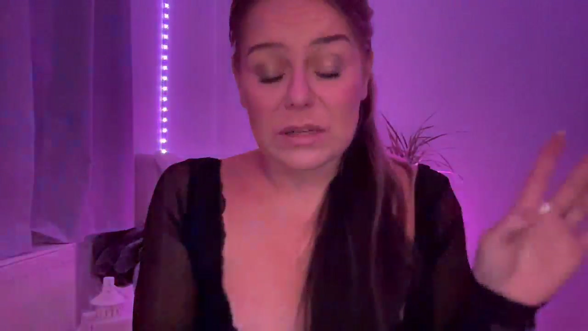 Gallery image thumbnail from LarasDen's myfreecams stream on, 02/20/2026, 22:18 image 14 of 20