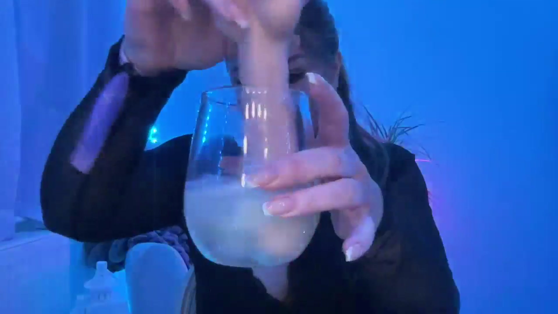 Gallery image thumbnail from LarasDen's myfreecams stream on, 02/20/2026, 23:18 image 20 of 20