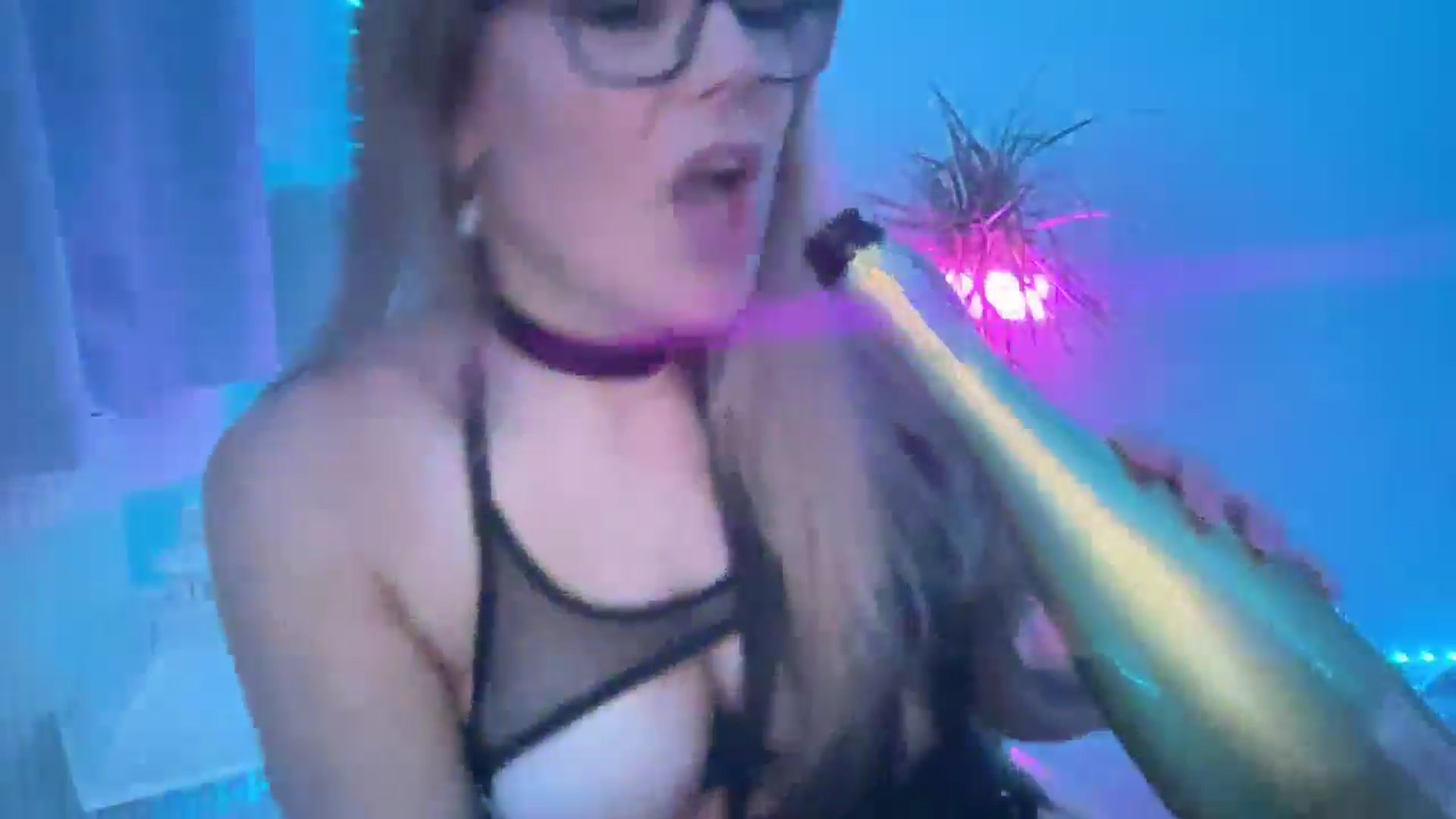 Gallery image thumbnail from LarasDen's myfreecams stream on, 02/28/2026, 01:08 image 3 of 20