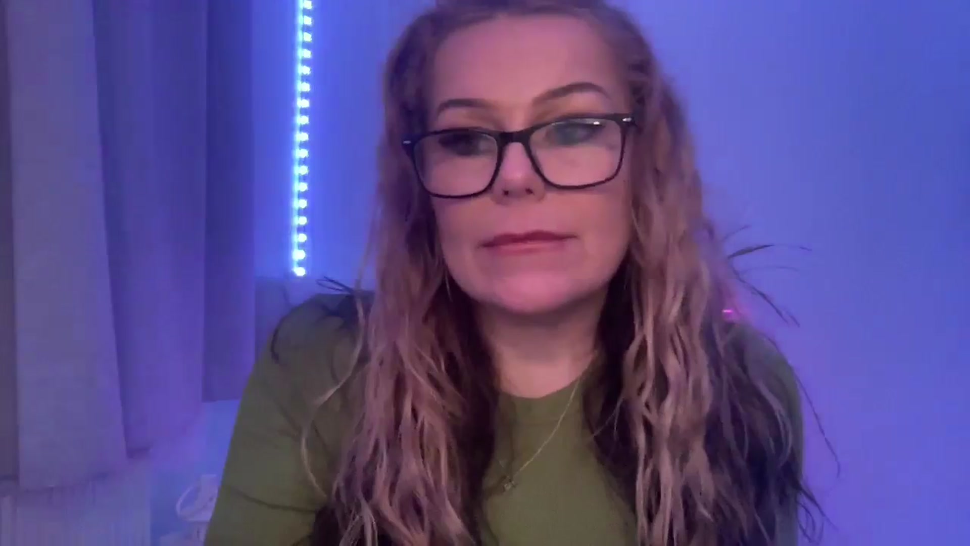 Gallery image thumbnail from LarasDen's myfreecams stream on, 03/28/2026, 24:04 image 9 of 20