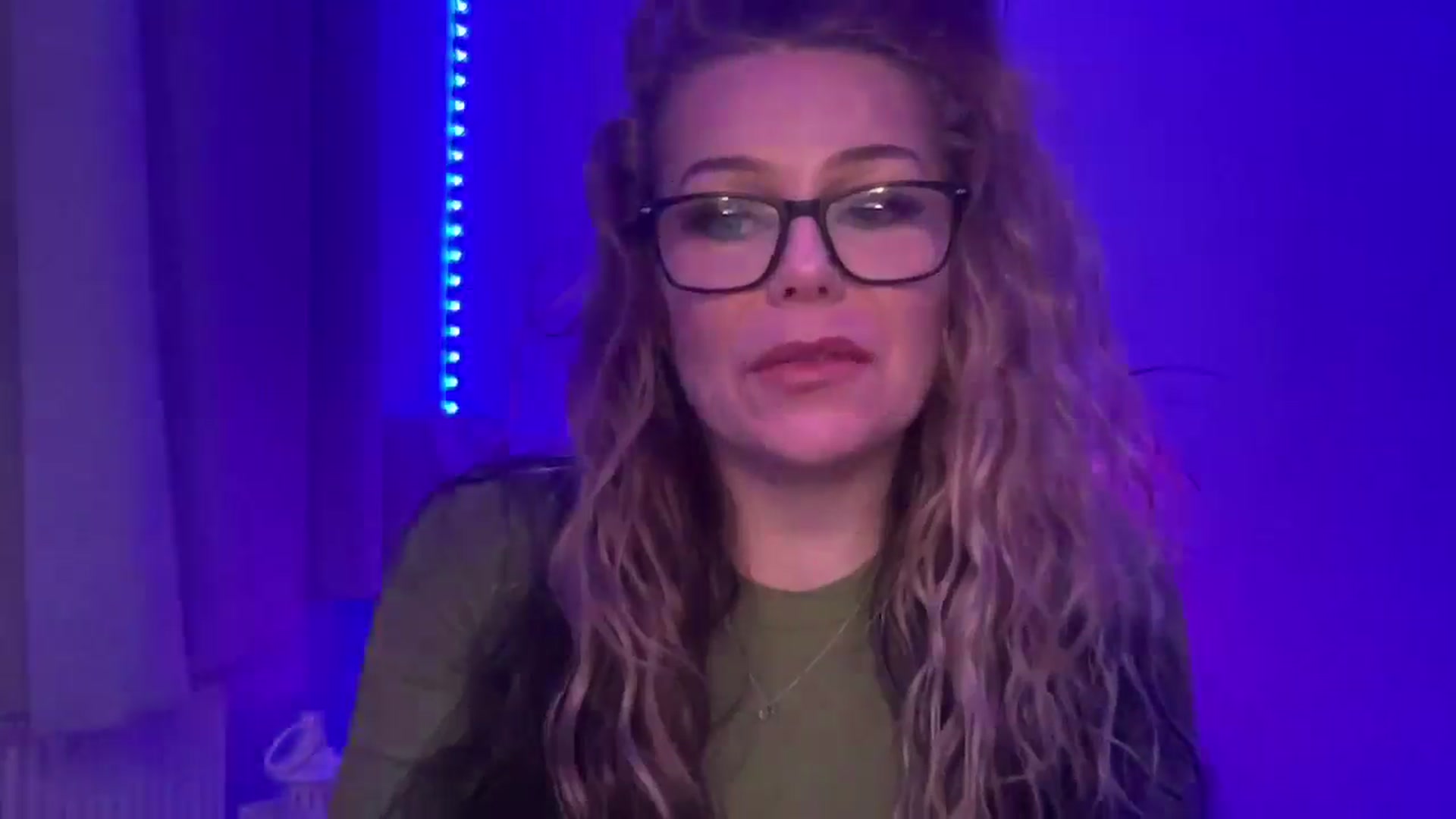 Gallery image thumbnail from LarasDen's myfreecams stream on, 03/28/2026, 24:04 image 16 of 20