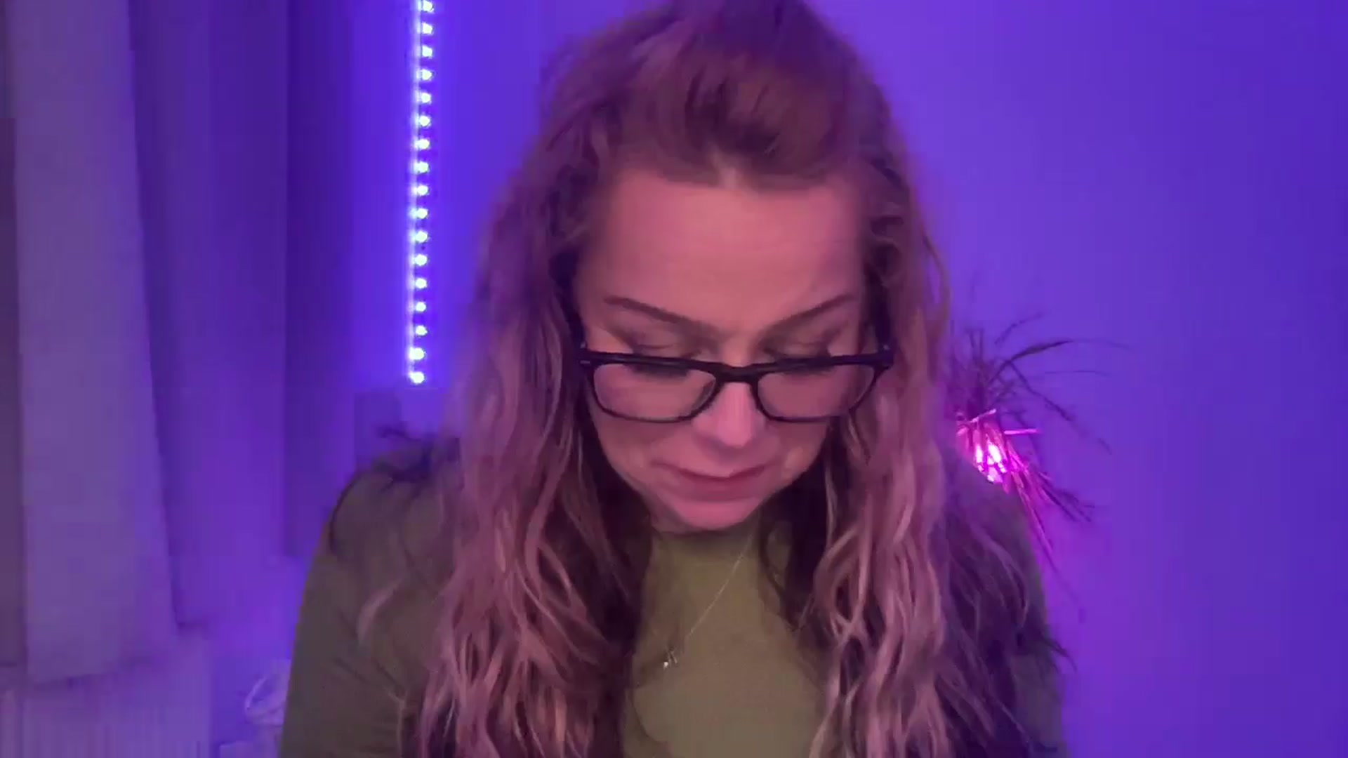 Gallery image thumbnail from LarasDen's myfreecams stream on, 03/28/2026, 24:04 image 11 of 20