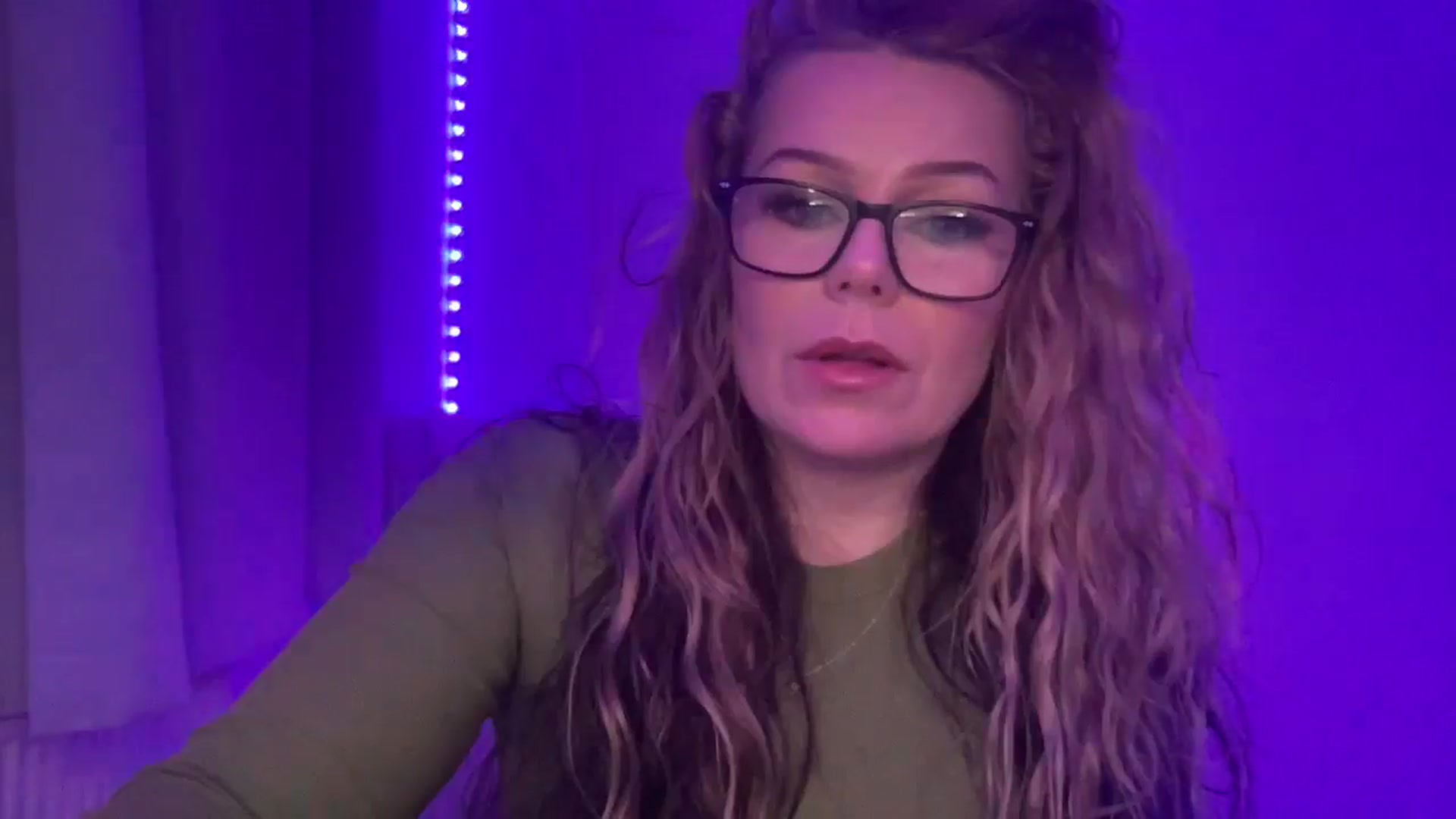 Gallery image thumbnail from LarasDen's myfreecams stream on, 03/28/2026, 24:04 image 14 of 20