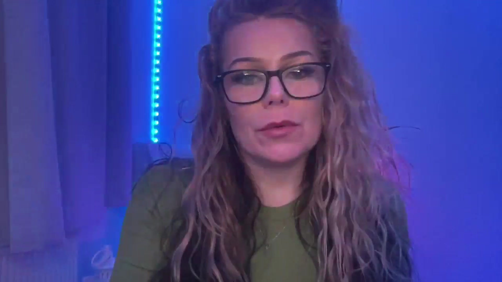 Gallery image thumbnail from LarasDen's myfreecams stream on, 03/28/2026, 24:04 image 18 of 20