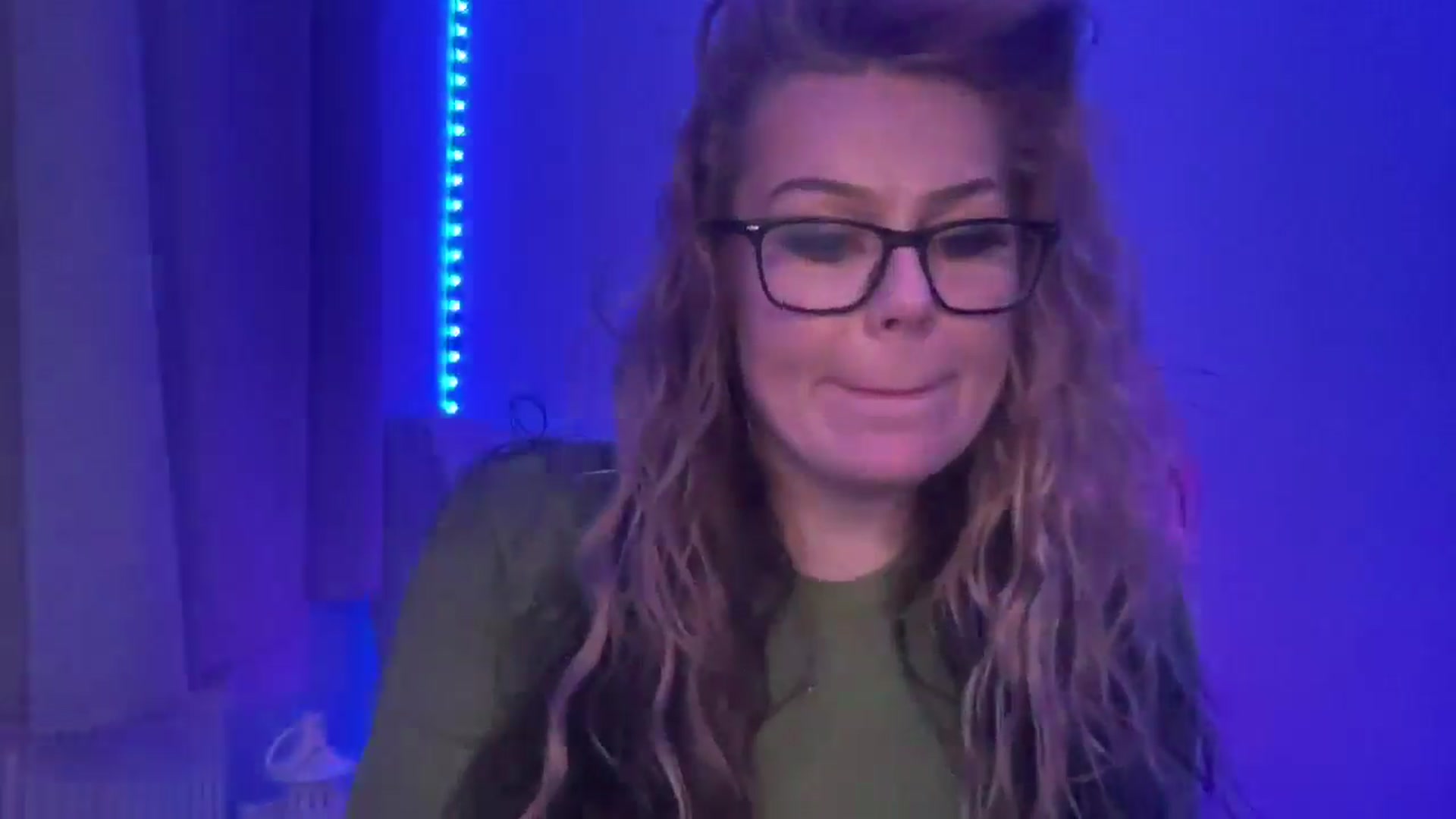 Gallery image thumbnail from LarasDen's myfreecams stream on, 03/28/2026, 24:04 image 17 of 20