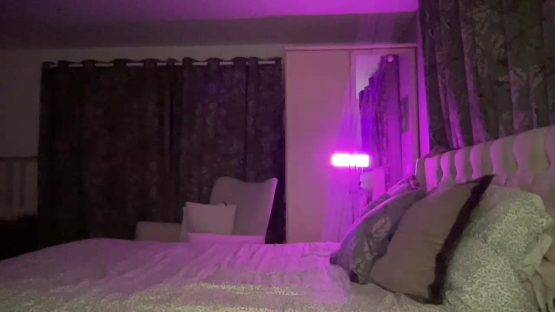 Gallery image thumbnail from LarasDen's myfreecams stream on, 07/18/2026, 01:10 image 10 of 20