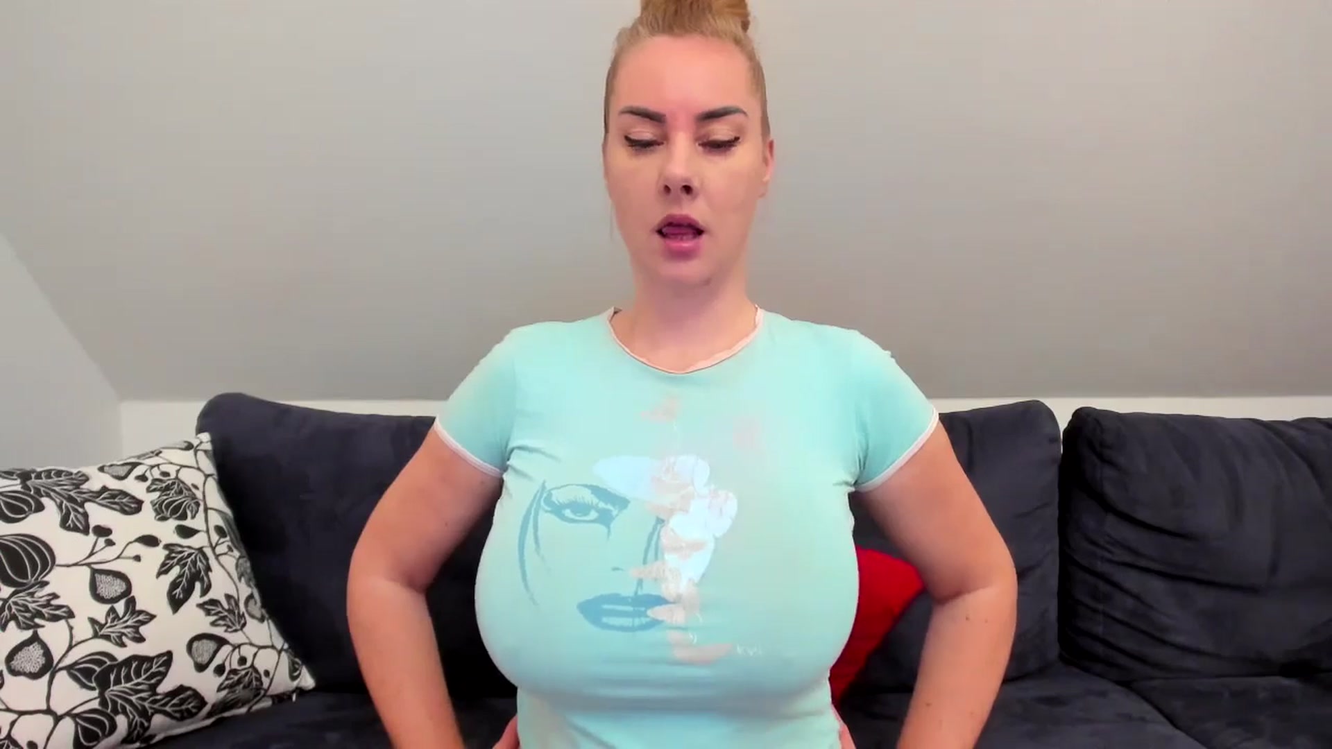 Gallery image thumbnail from LarisaSexxxy's myfreecams stream on, 05/20/2025, 20:05 image 5 of 20
