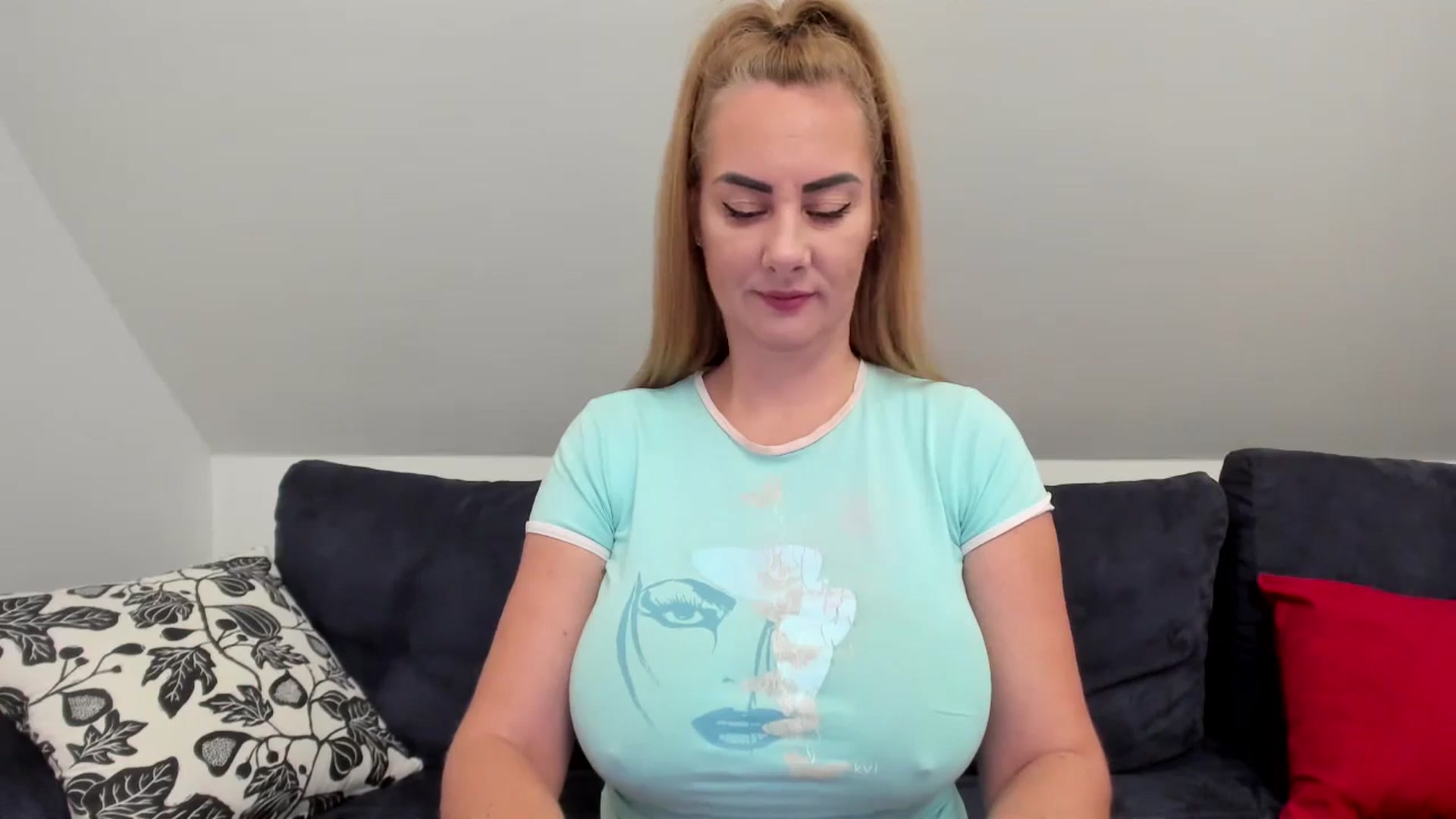 Gallery image thumbnail from LarisaSexxxy's myfreecams stream on, 10/24/2025, 20:33 image 6 of 20