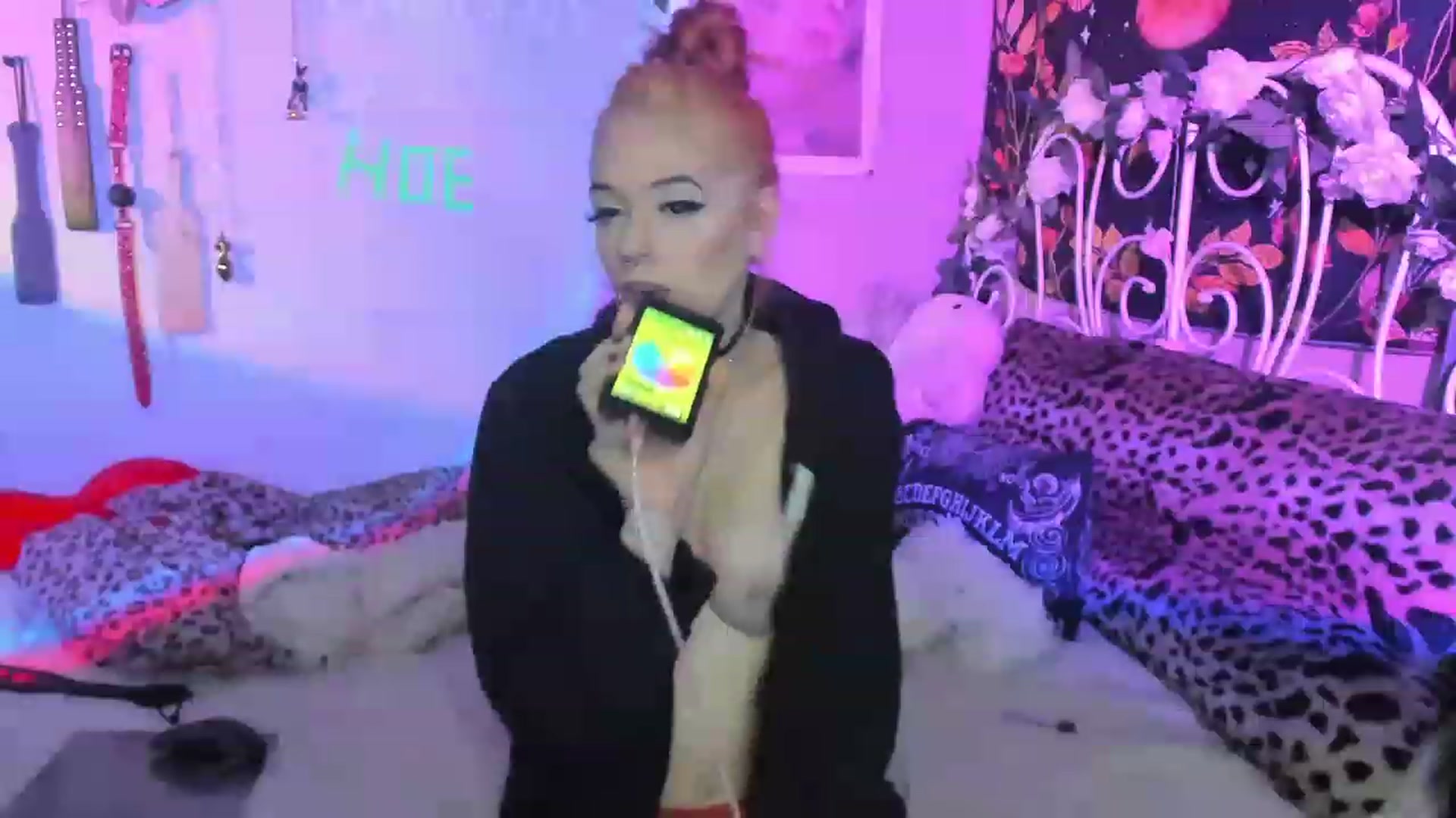 Gallery image thumbnail from LarissaLarson's myfreecams stream on, 11/22/2022, 05:50 image 5 of 20