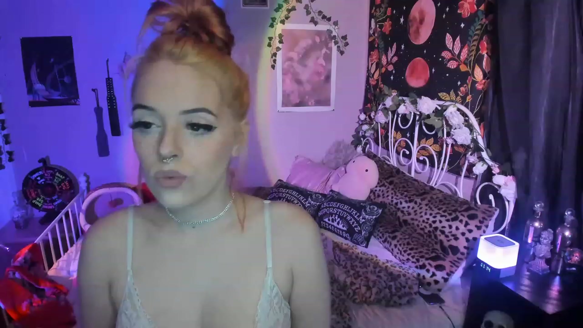 Gallery image thumbnail from LarissaLarson's myfreecams stream on, 11/26/2022, 06:48 image 4 of 20
