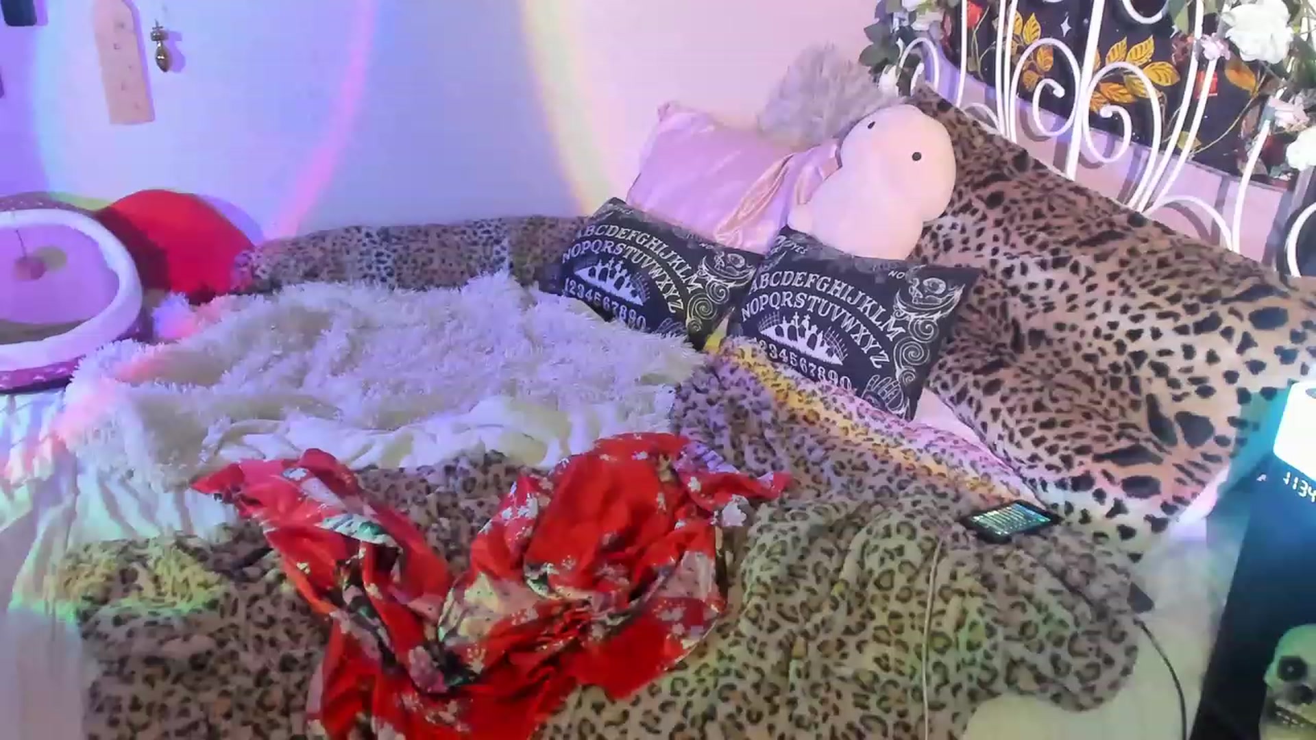 Gallery image thumbnail from LarissaLarson's myfreecams stream on, 11/26/2022, 06:48 image 12 of 20