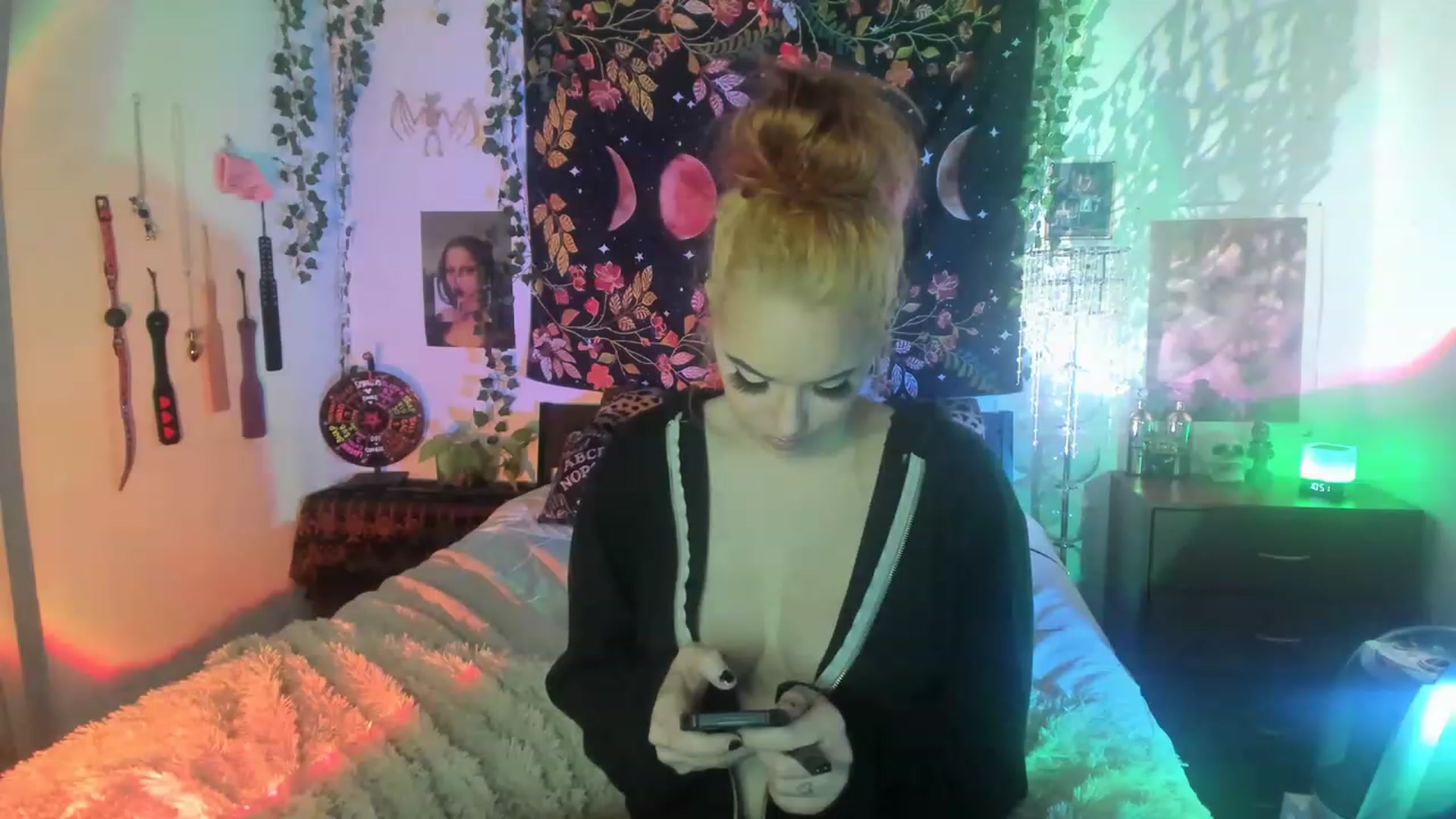 Gallery image thumbnail from LarissaLarson's myfreecams stream on, 11/27/2022, 05:47 image 20 of 20