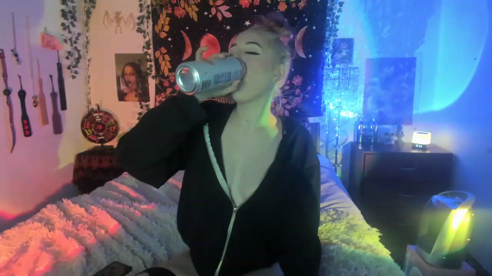 Gallery image thumbnail from LarissaLarson's myfreecams stream on, 11/27/2022, 05:47 image 12 of 20