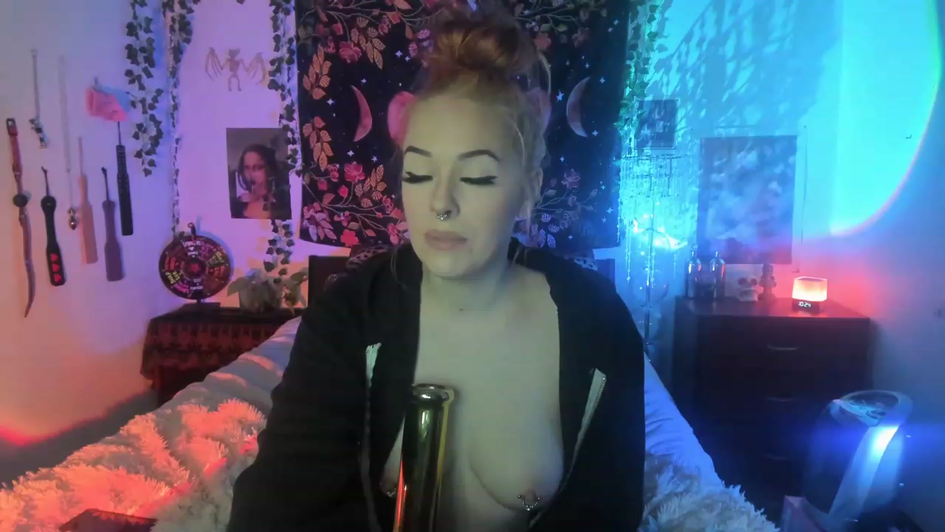 Gallery image thumbnail from LarissaLarson's myfreecams stream on, 11/27/2022, 05:47 image 8 of 20