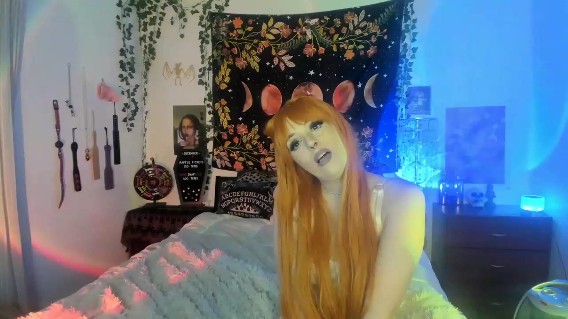 Gallery image thumbnail from LarissaLarson's myfreecams stream on, 11/29/2022, 05:42 image 18 of 20
