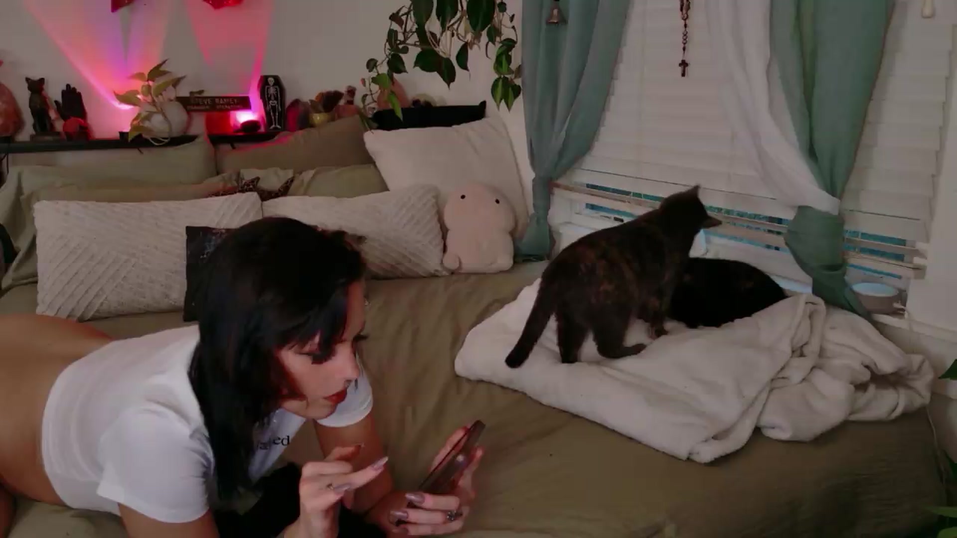 Gallery image thumbnail from LarissaLarson's myfreecams stream on, 06/24/2026, 04:10 image 16 of 20