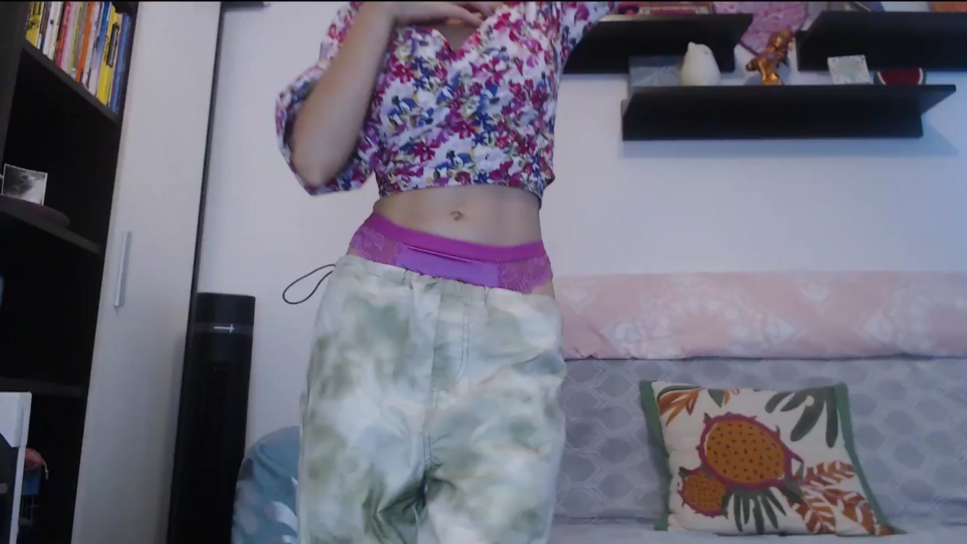 Gallery image thumbnail from Lasagna_maze's myfreecams stream on, 08/26/2025, 15:12 image 7 of 20