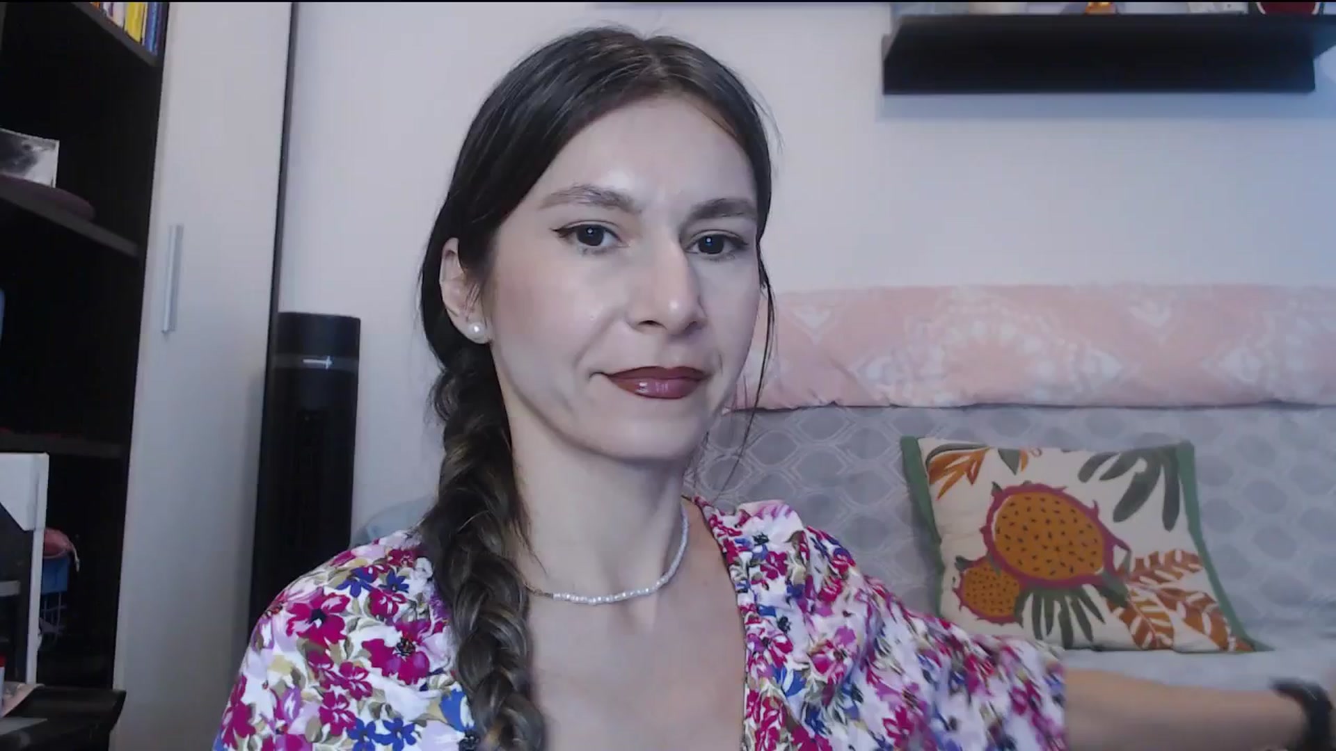 Gallery image thumbnail from Lasagna_maze's myfreecams stream on, 08/26/2025, 15:12 image 4 of 20
