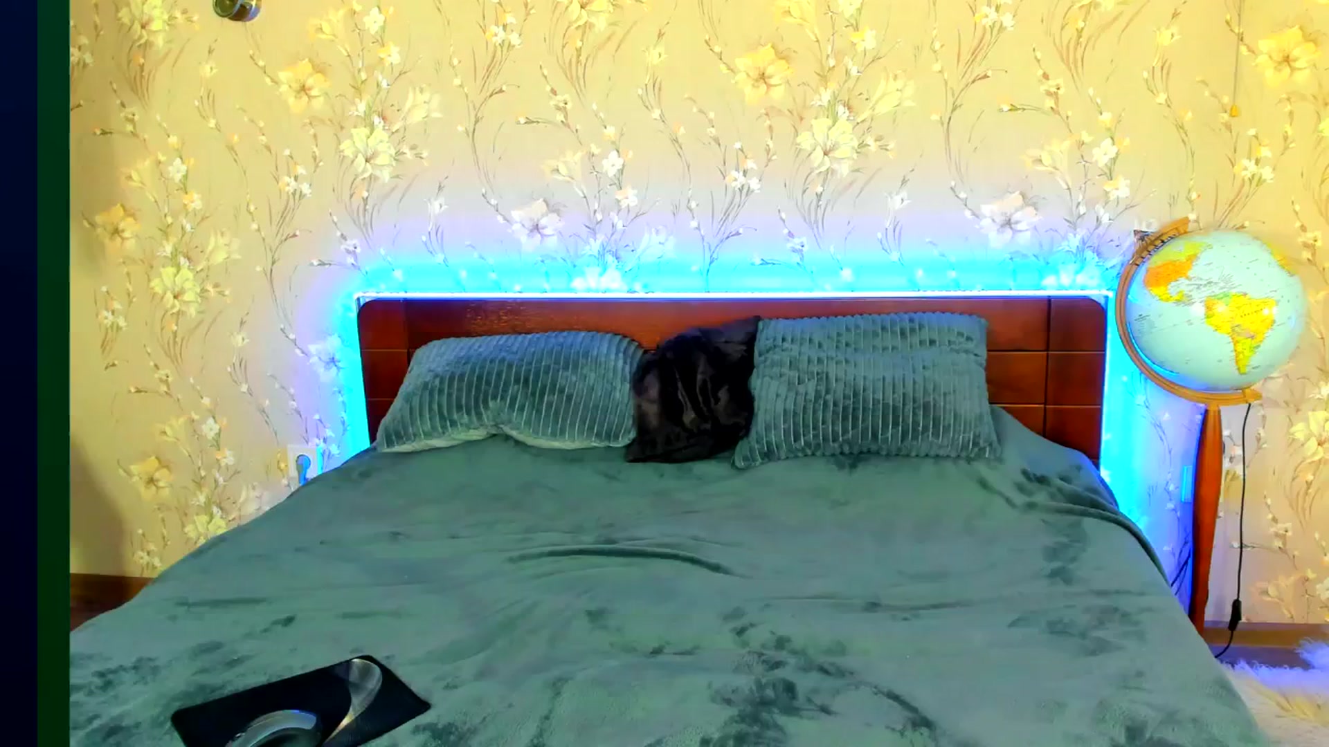 Gallery image thumbnail from LassCherry18's myfreecams stream on, 03/13/2026, 16:51 image 1 of 20