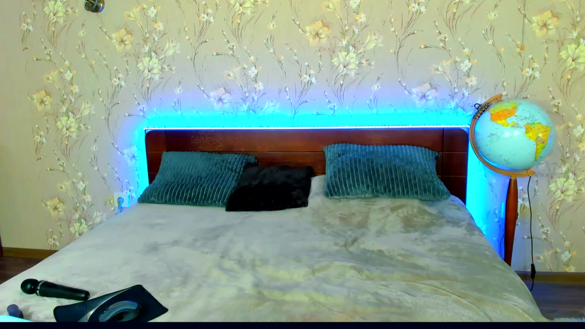 Gallery image thumbnail from LassCherry18's myfreecams stream on, 04/22/2026, 08:03 image 16 of 20