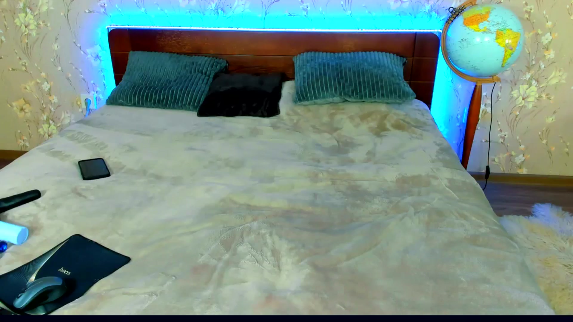 Gallery image thumbnail from LassCherry18's myfreecams stream on, 04/22/2026, 08:51 image 4 of 20