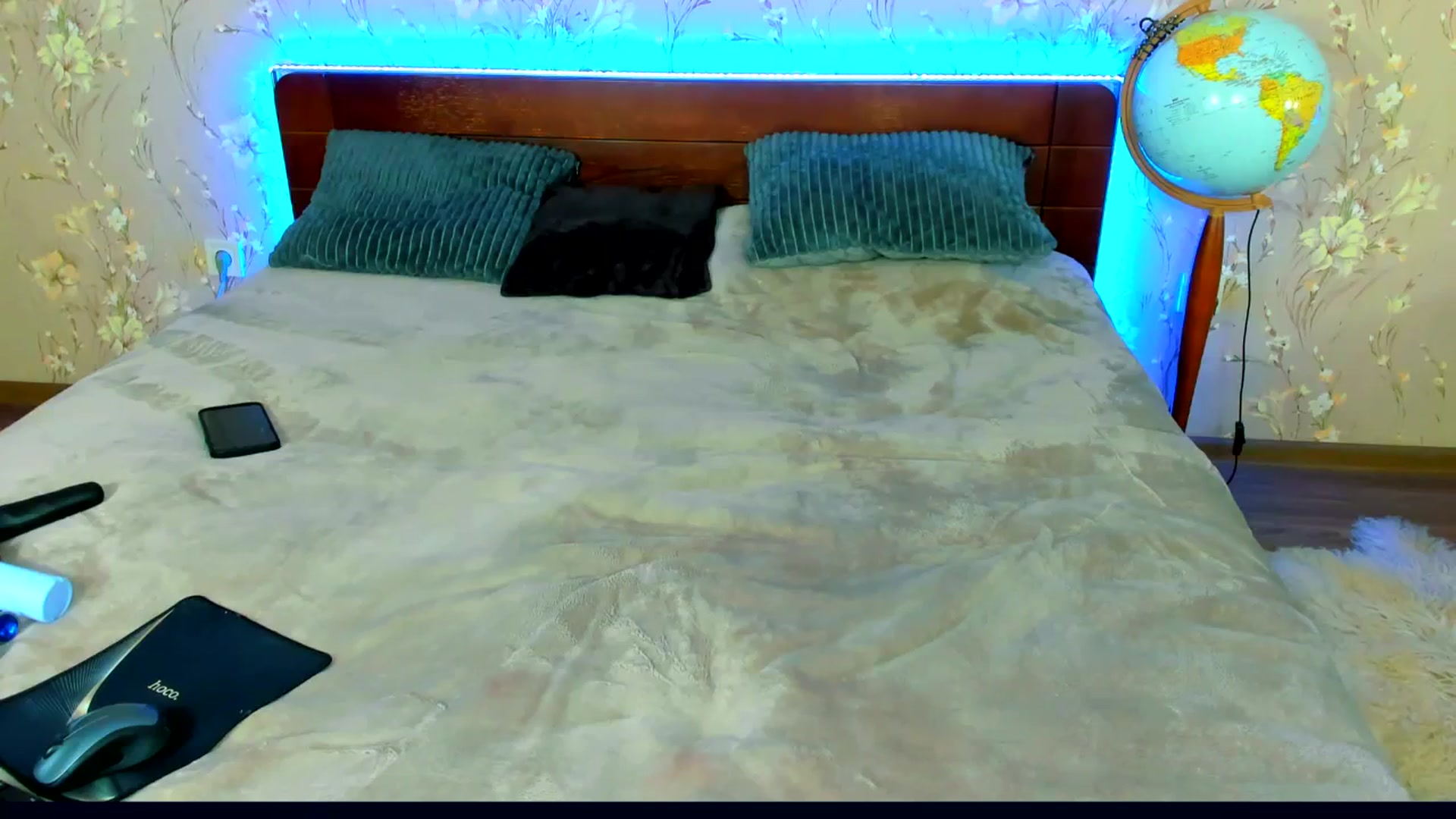 Gallery image thumbnail from LassCherry18's myfreecams stream on, 04/22/2026, 08:51 image 5 of 20