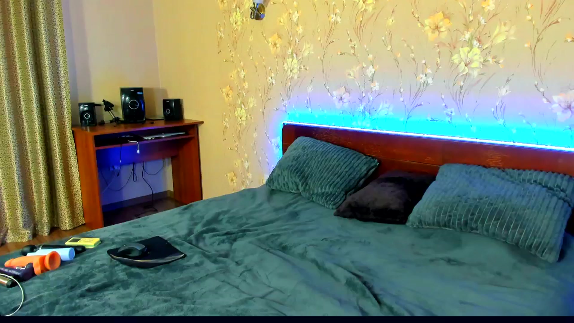 Gallery image thumbnail from LassCherry18's myfreecams stream on, 04/24/2026, 16:37 image 10 of 20