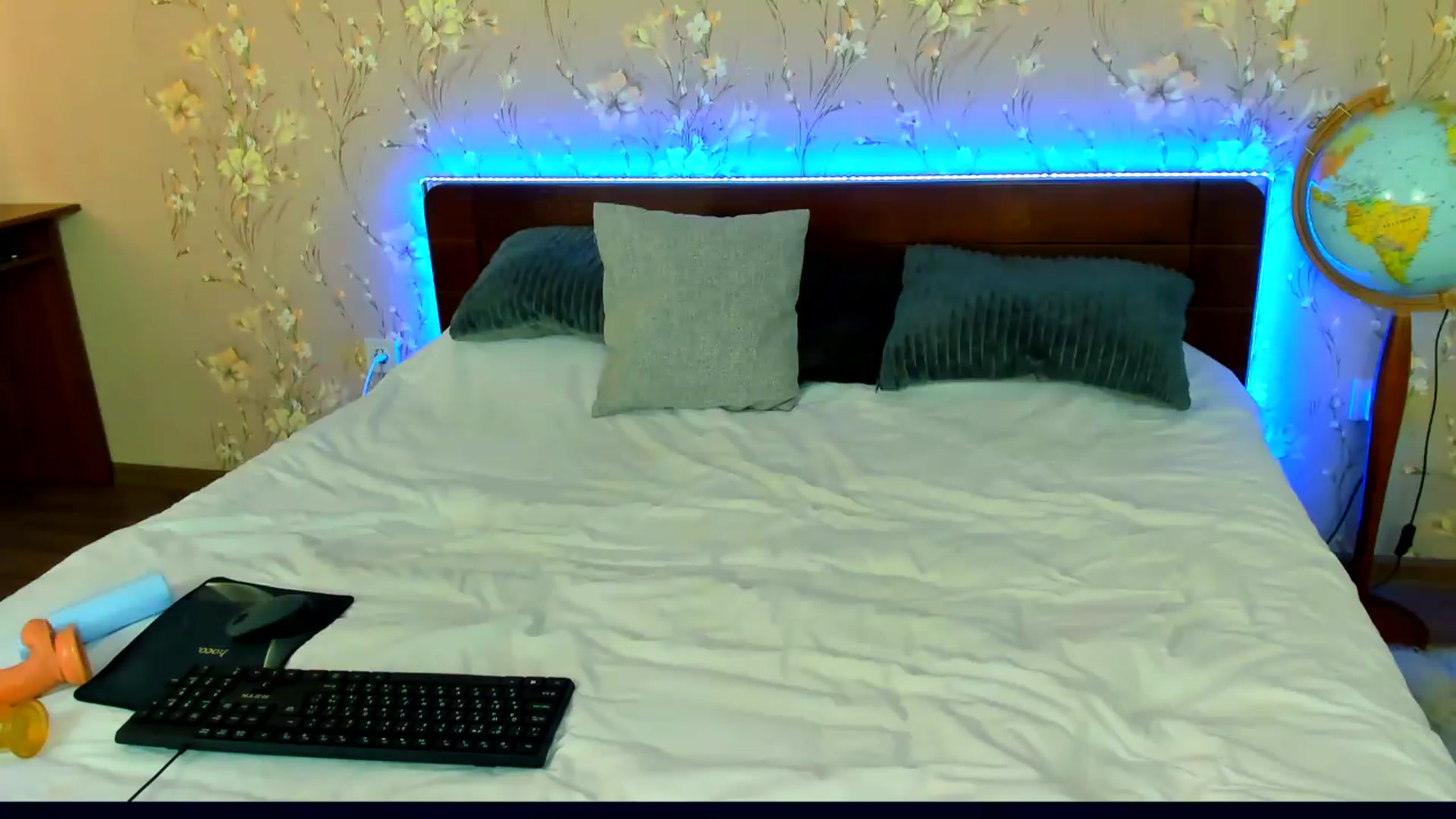 Gallery image thumbnail from LassCherry18's myfreecams stream on, 08/06/2026, 14:20 image 18 of 20