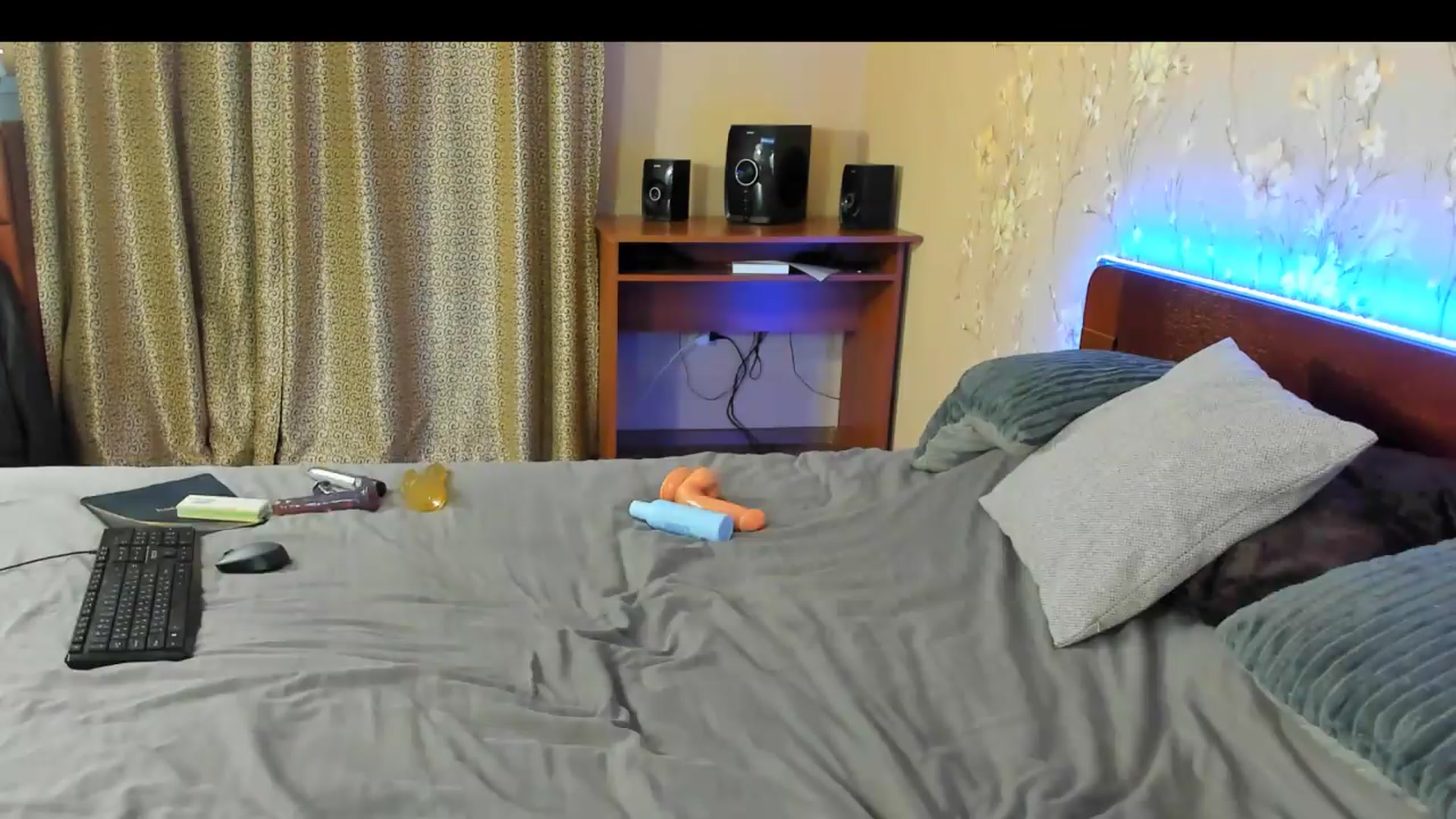 Gallery image thumbnail from LassCherry18's myfreecams stream on, 09/04/2026, 16:44 image 14 of 20